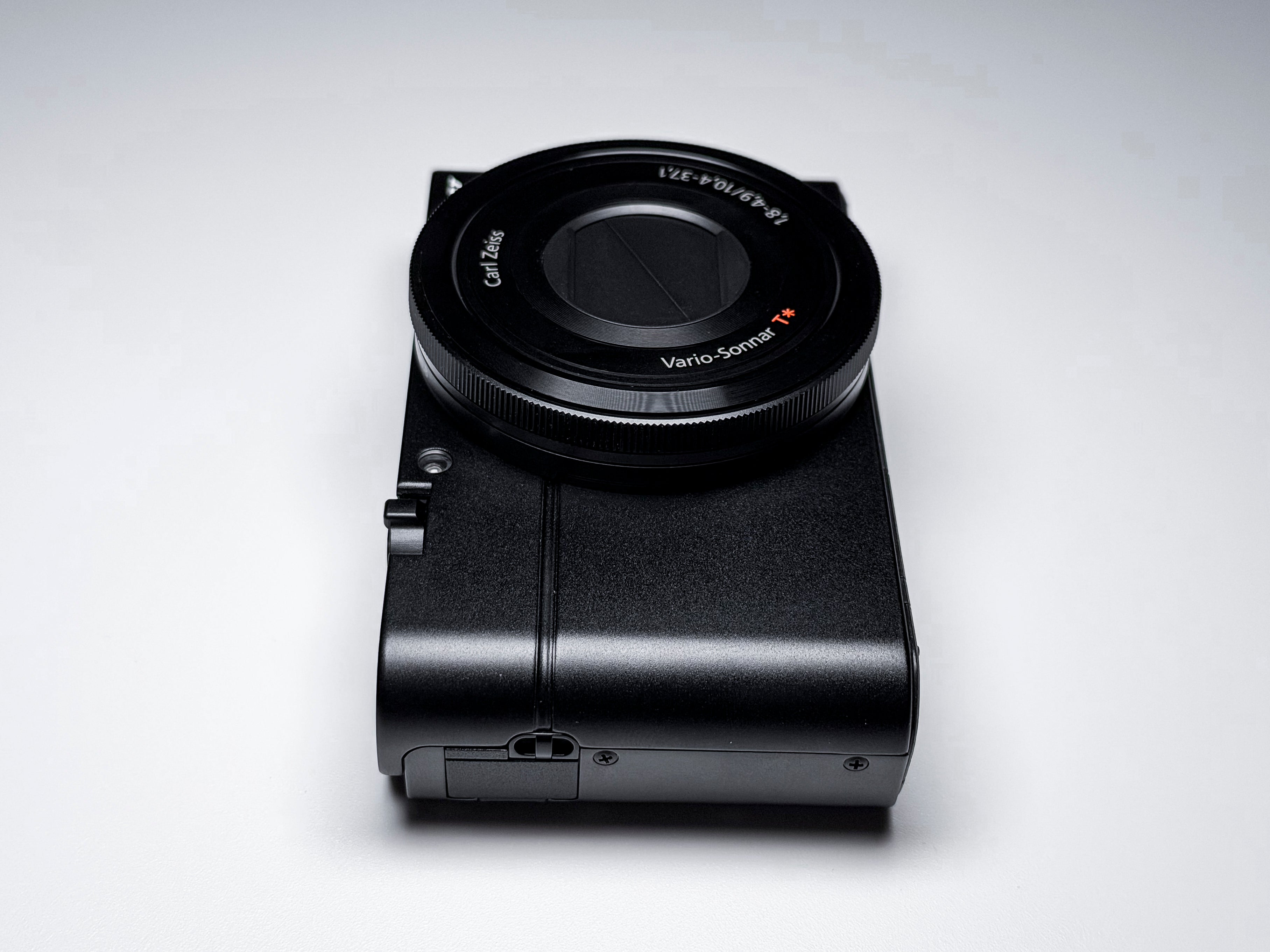 Sony RX100 Cyber-shot Digital Camera 20.2 Mpx - 1 Year Warranty RX 100 RX-100