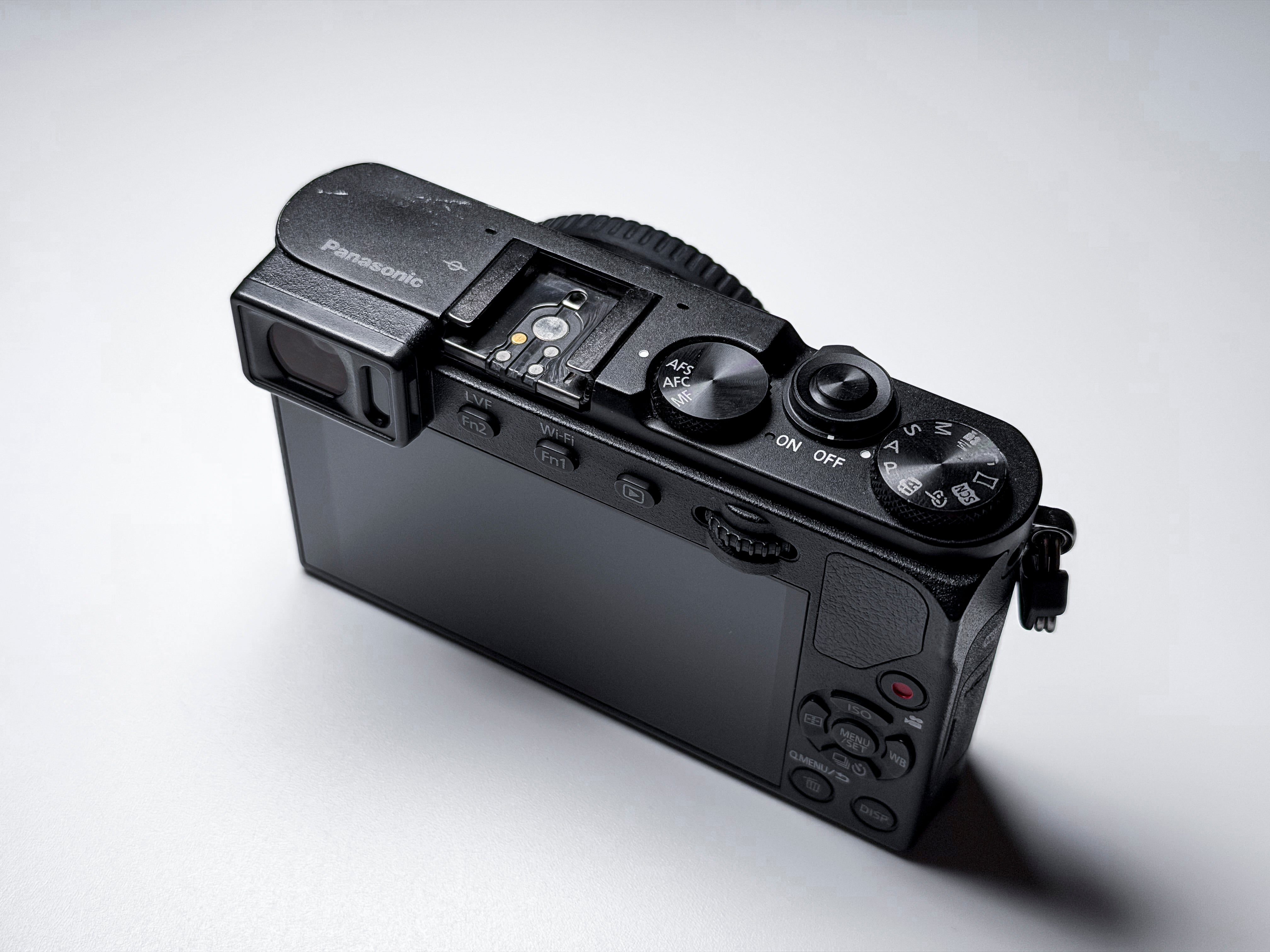 Panasonic Lumix GM5 M43 Sensor - 1 Year Warranty, Mint 1300 Shots GM 5