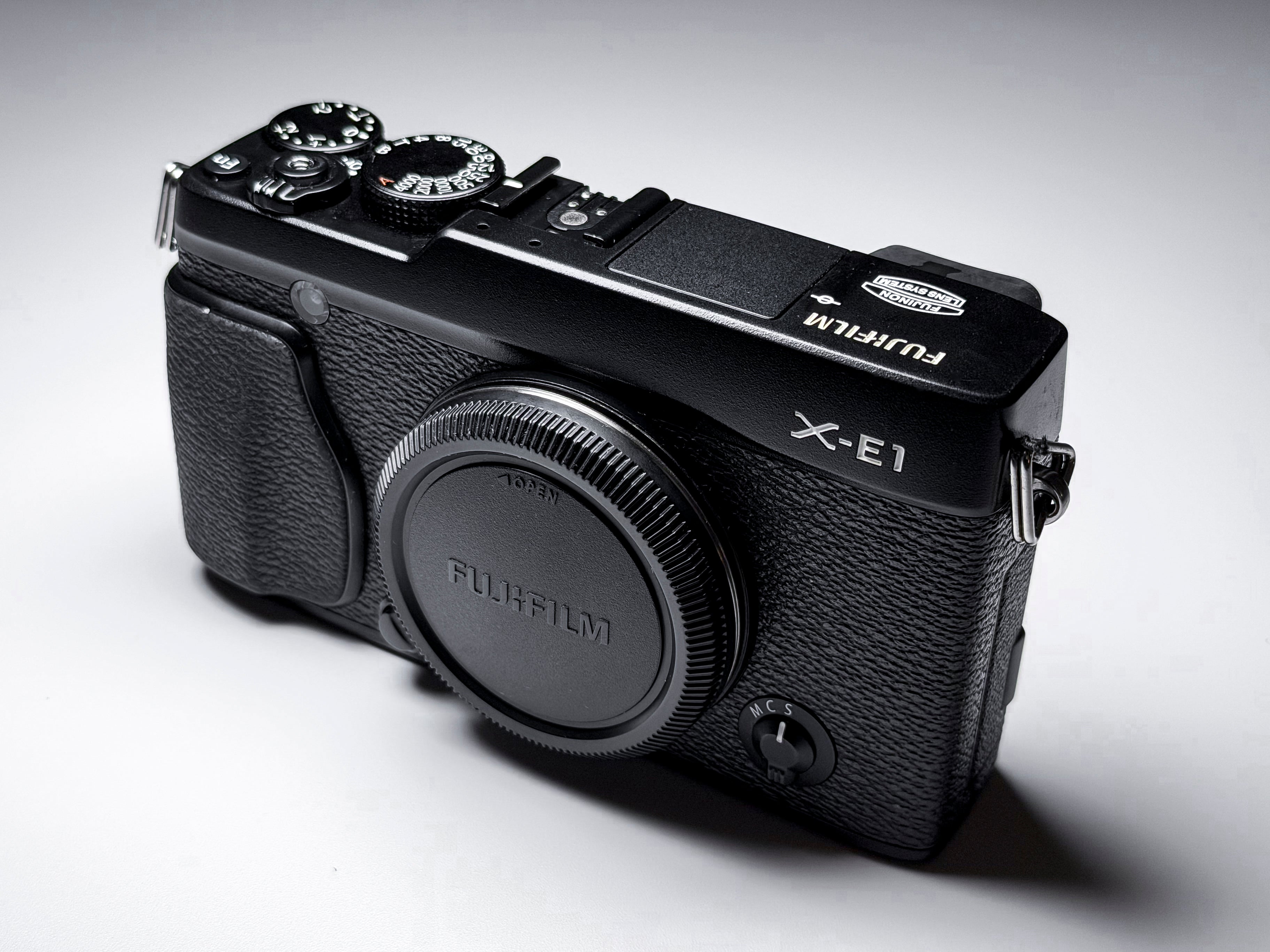 Fujifilm X-E1 APS-C Mirrorless Fuji XE1- Excellent, 1 Year Warranty