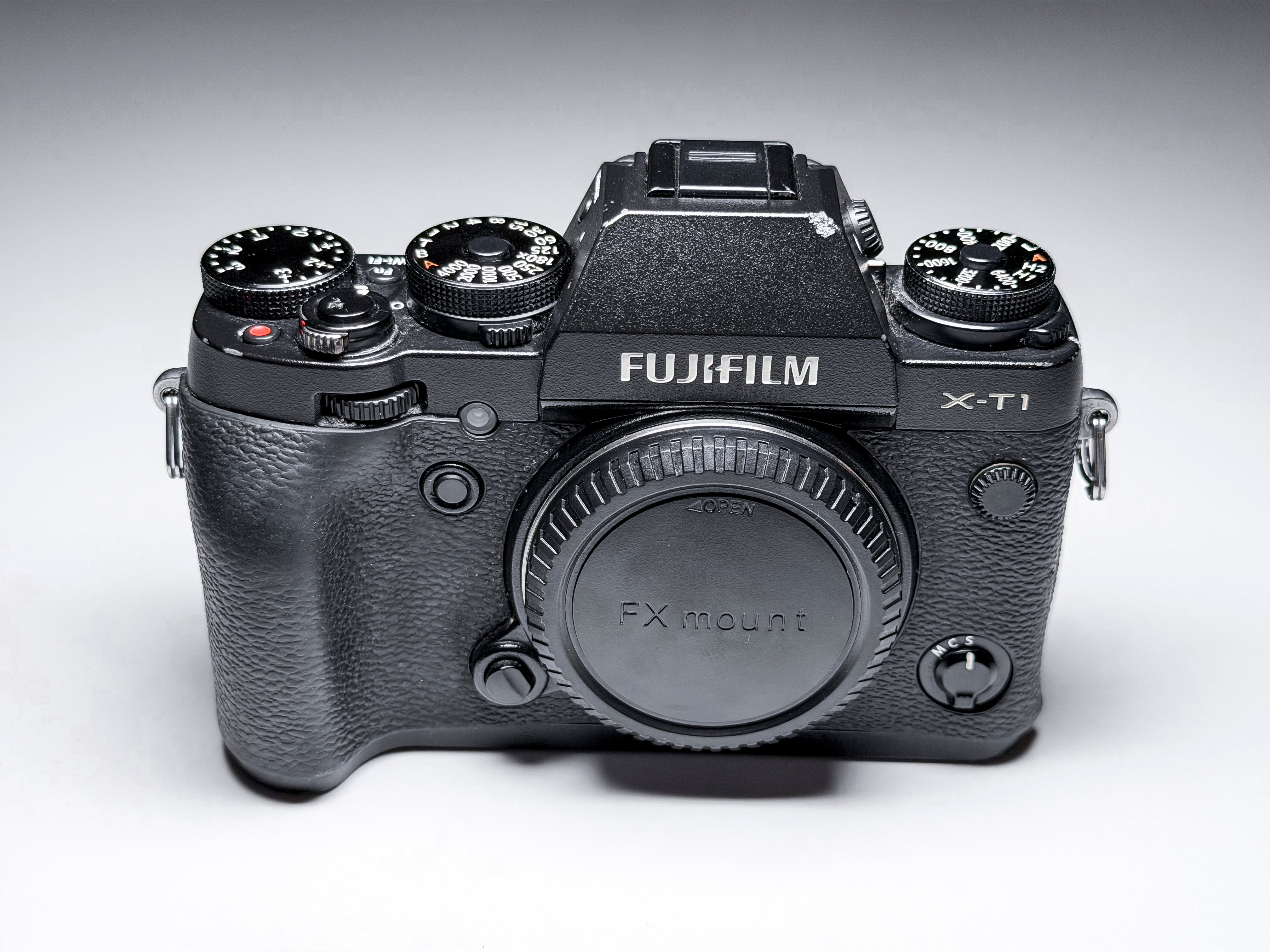 Fujifilm X-T1 APS-C Mirrorless Fuji XT1 - Perfectly Working, tripod socket repaired