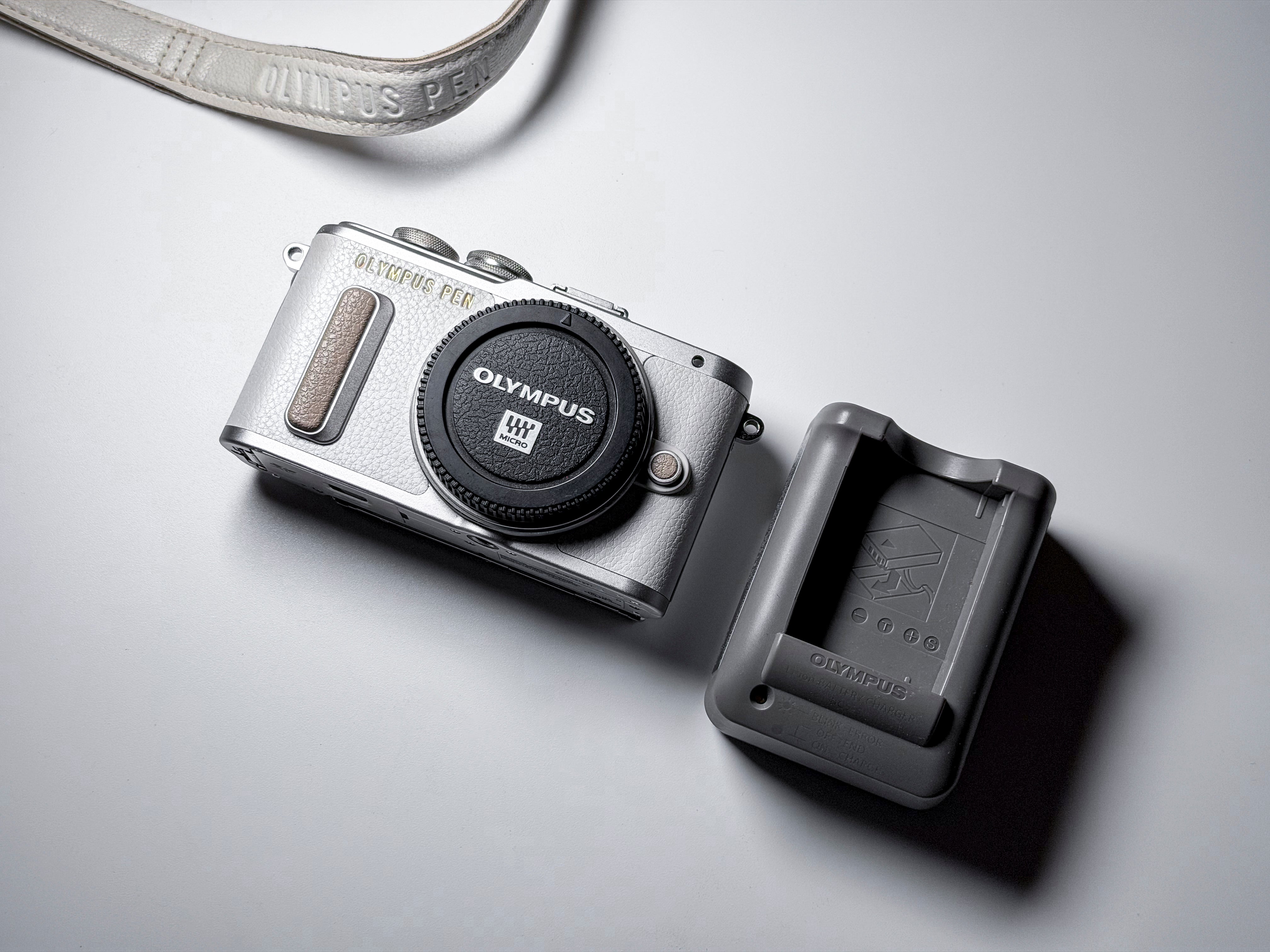 Olympus PEN E-PL8 Body MFT Mirrorless Camera - Excellent, 1 Year Warranty