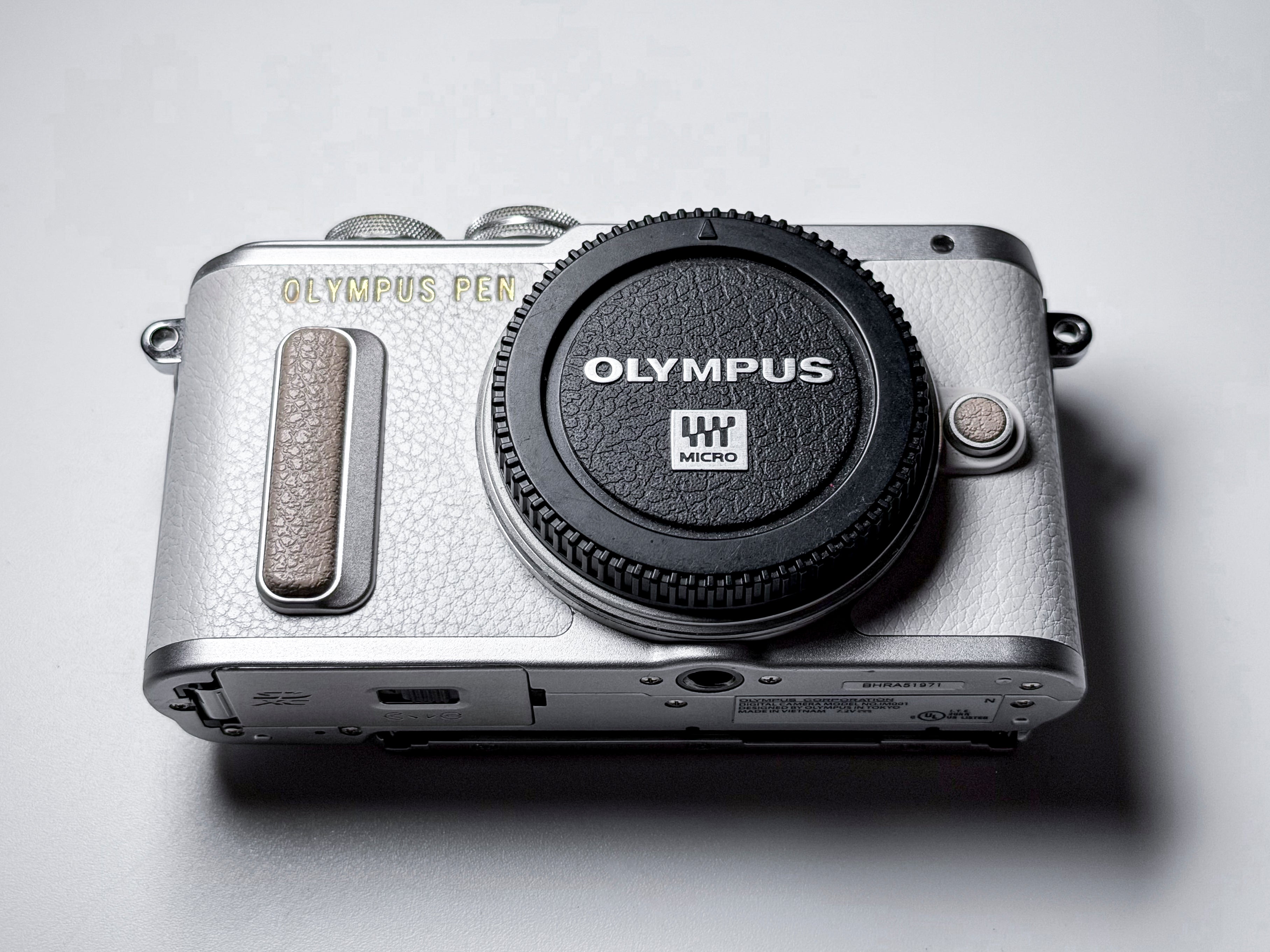Olympus PEN E-PL8 Body MFT Mirrorless Camera - Excellent, 1 Year Warranty