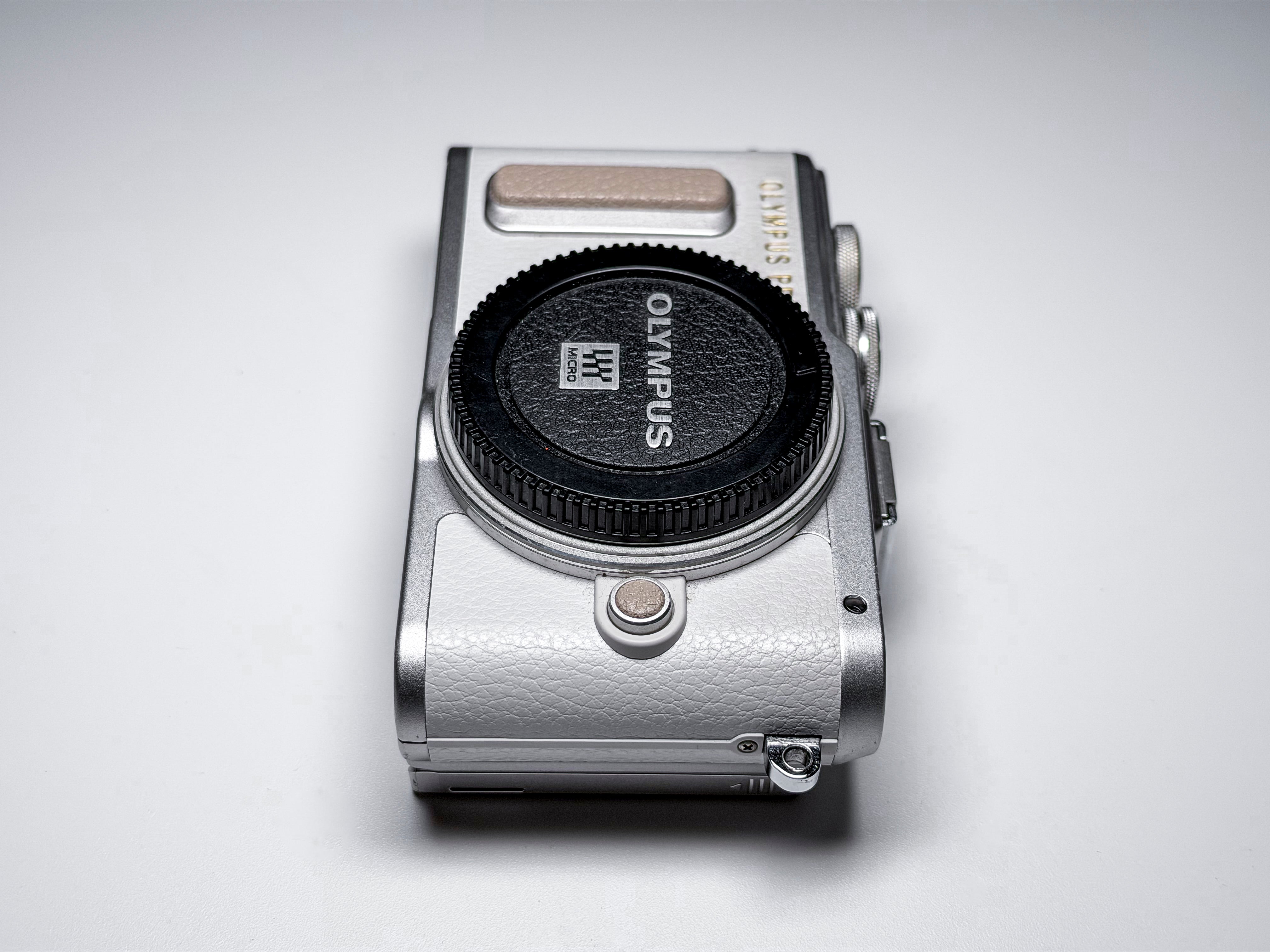 Olympus PEN E-PL8 Body MFT Mirrorless Camera - Excellent, 1 Year Warranty