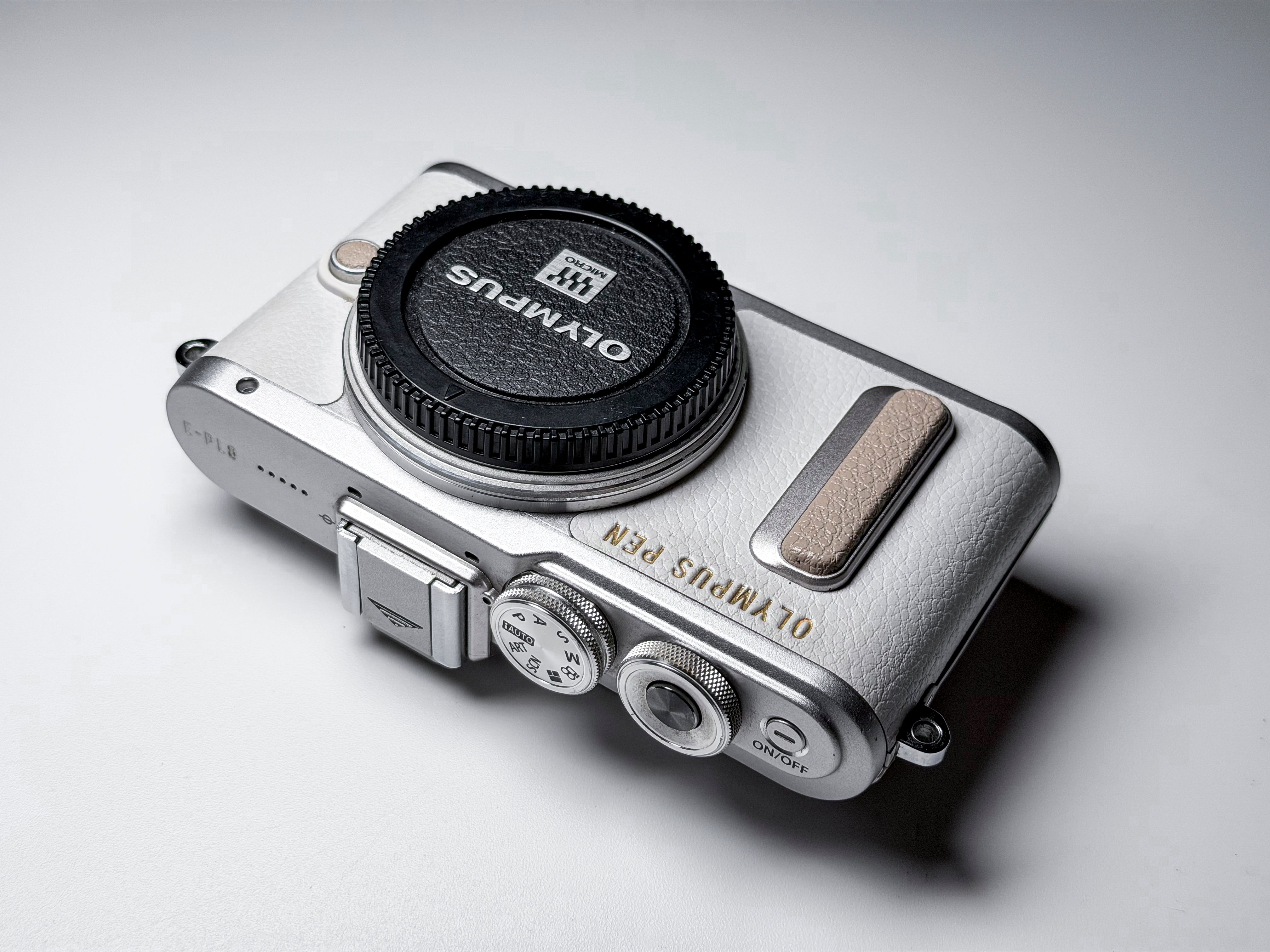 Olympus PEN E-PL8 Body MFT Mirrorless Camera - Excellent, 1 Year Warranty