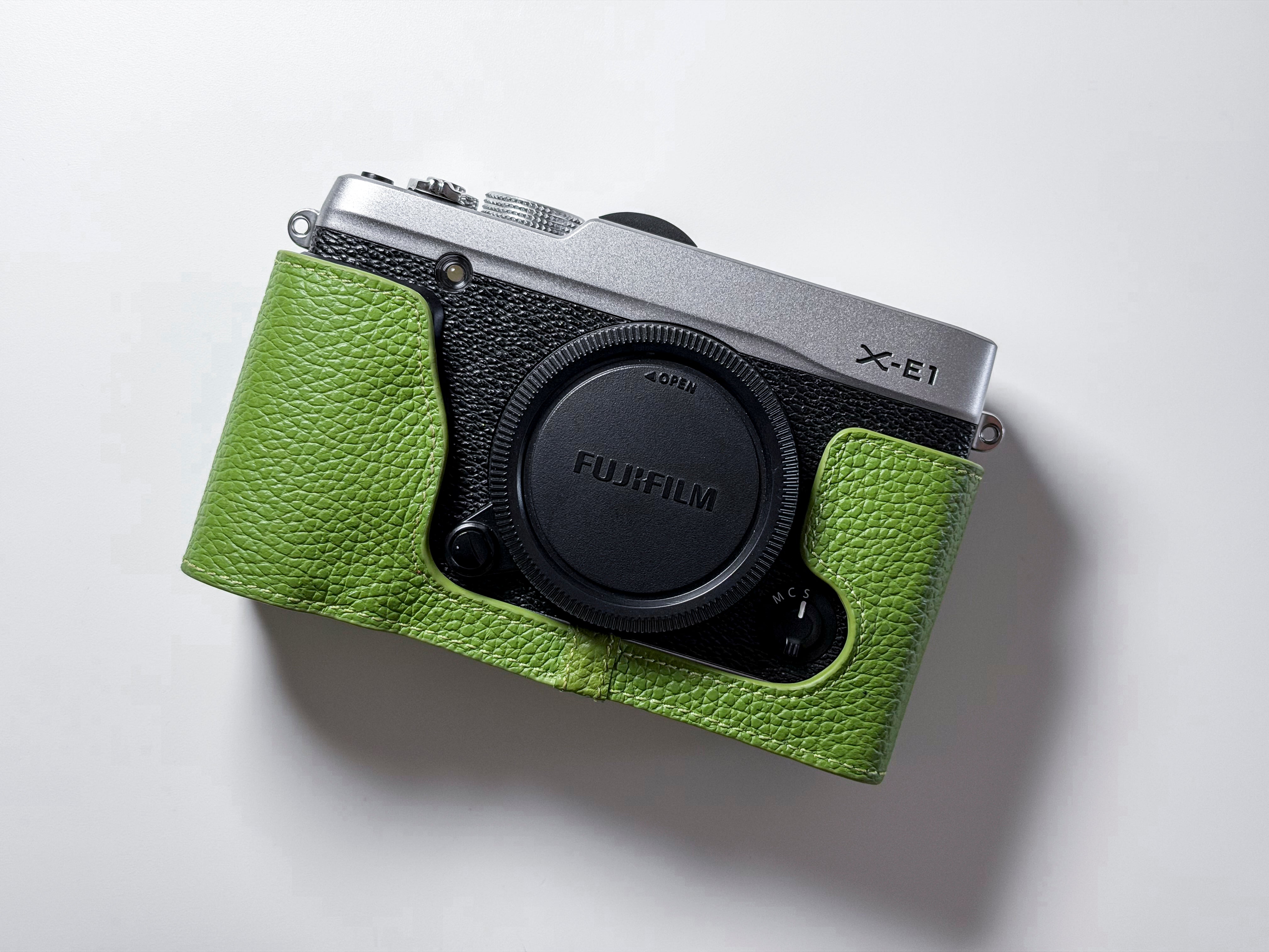 Fujifilm X-E1 Mirrorless Body 16.3 Mpx Fuji XE1 - 1 Year Warranty, Excellent