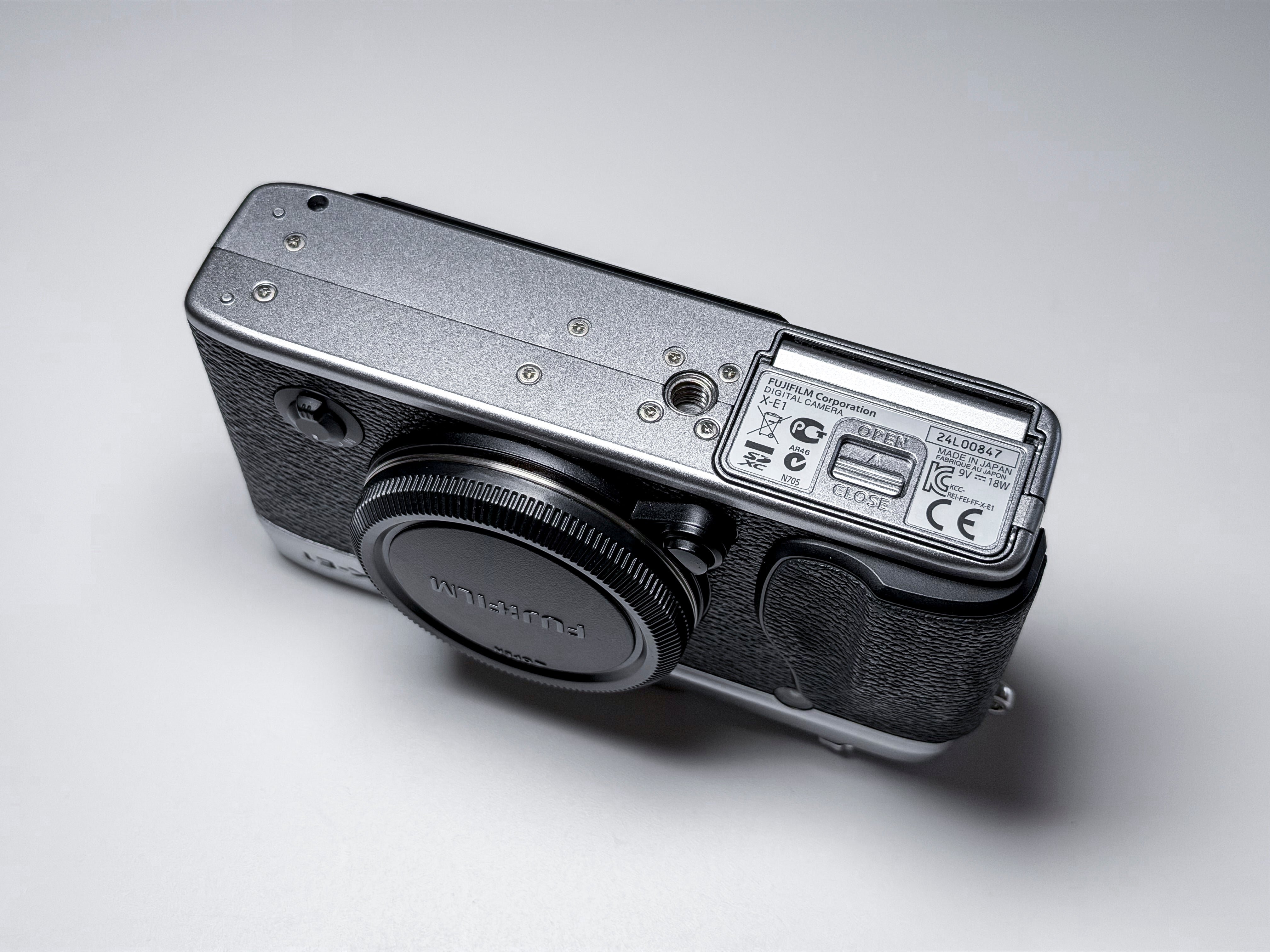 Fujifilm X-E1 Mirrorless Body 16.3 Mpx Fuji XE1 - 1 Year Warranty, Excellent