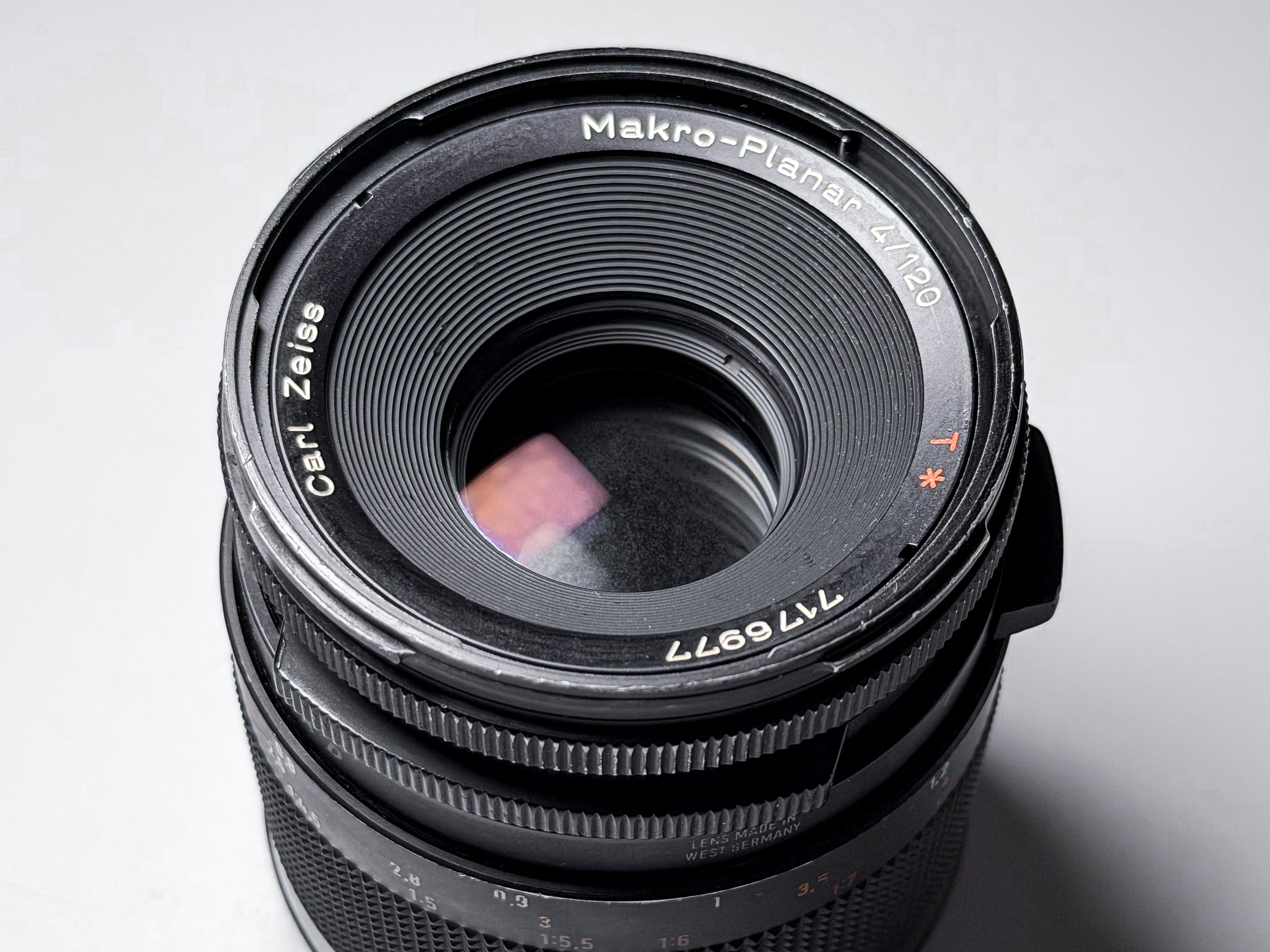 Hasselblad 120mm f/4.0 Makro Planar T* CF Lens - Working, Slight Haze inside