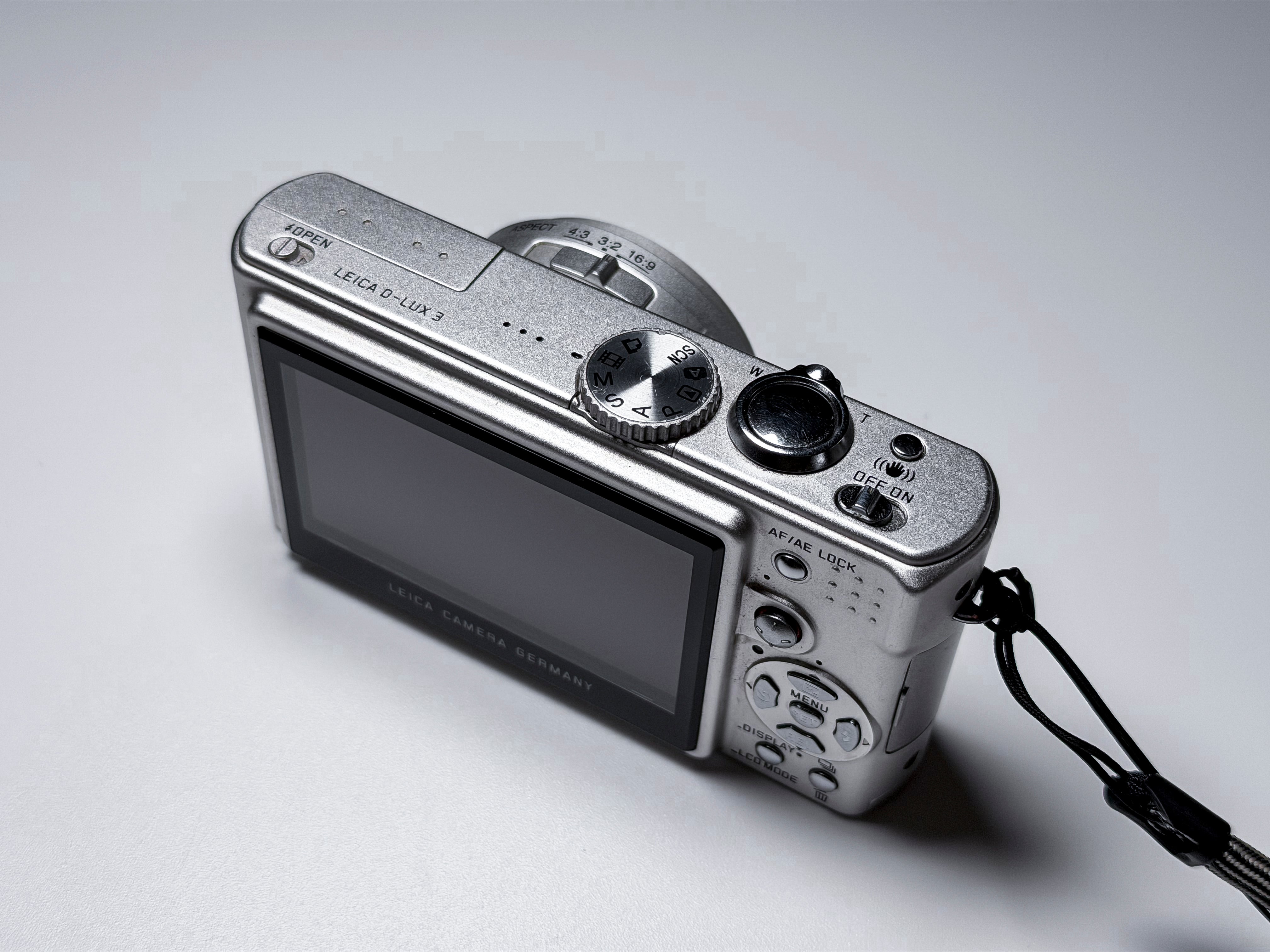 Leica D-Lux 3 CCD Camera Silver 4x Zoom - 1 Year Warranty, Excellent Dlux 3