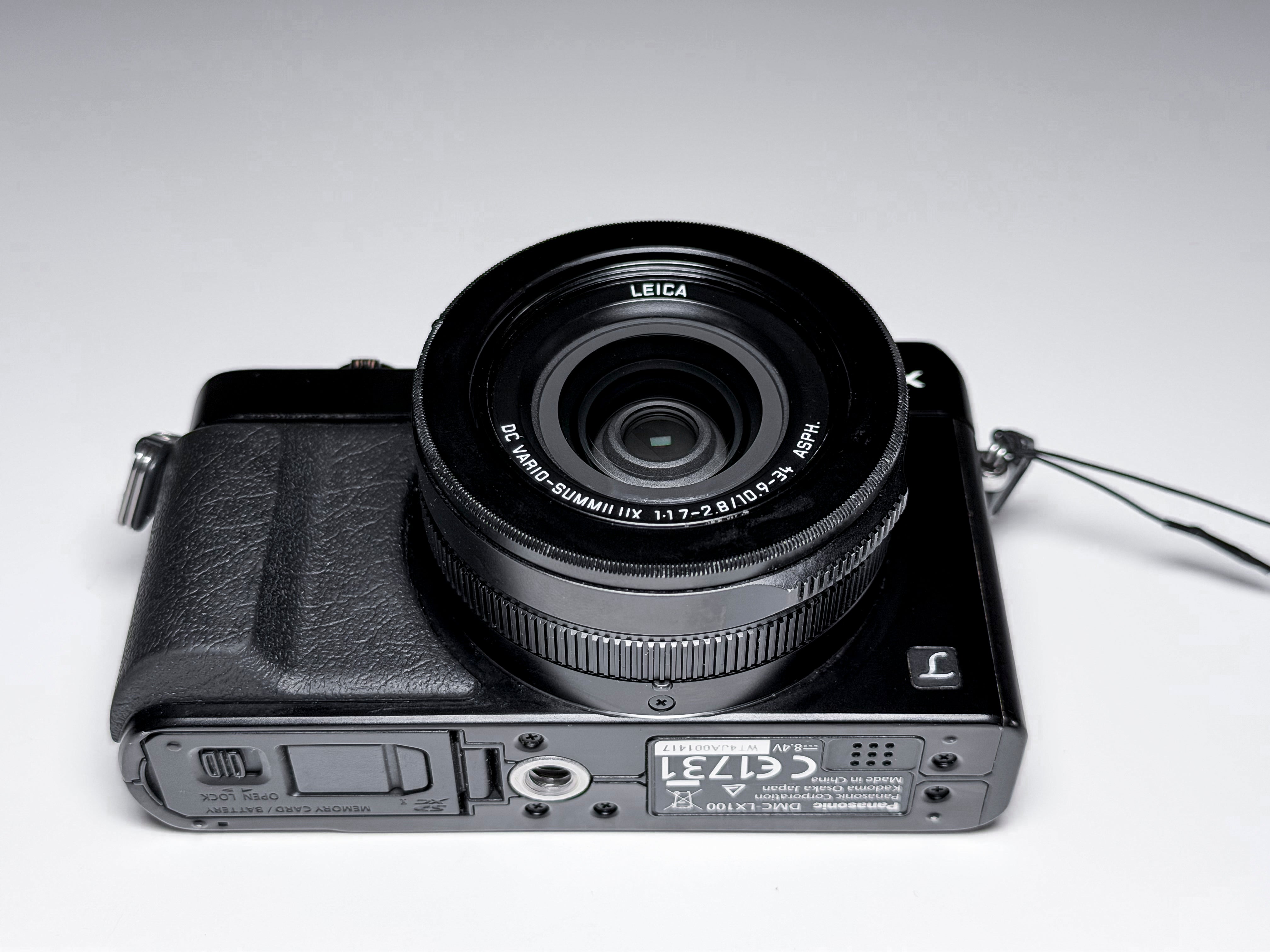 Panasonic Lumix LX100 Leica Summilux Lens - 1 Year Warranty, Excellent