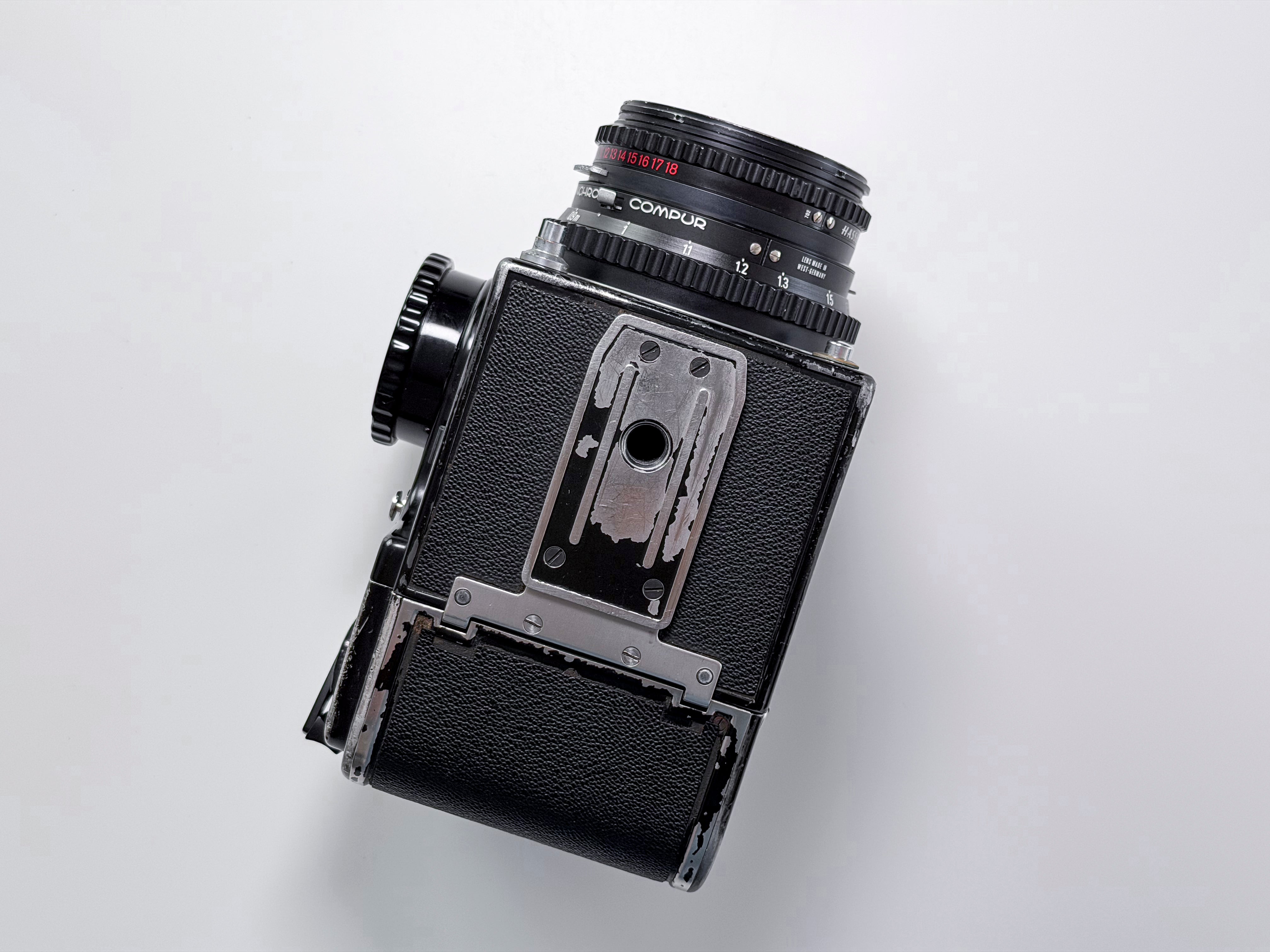 Hasselblad 500 CM c/m + 80mm Zeiss T* + Prism - Medium Format Excellent
