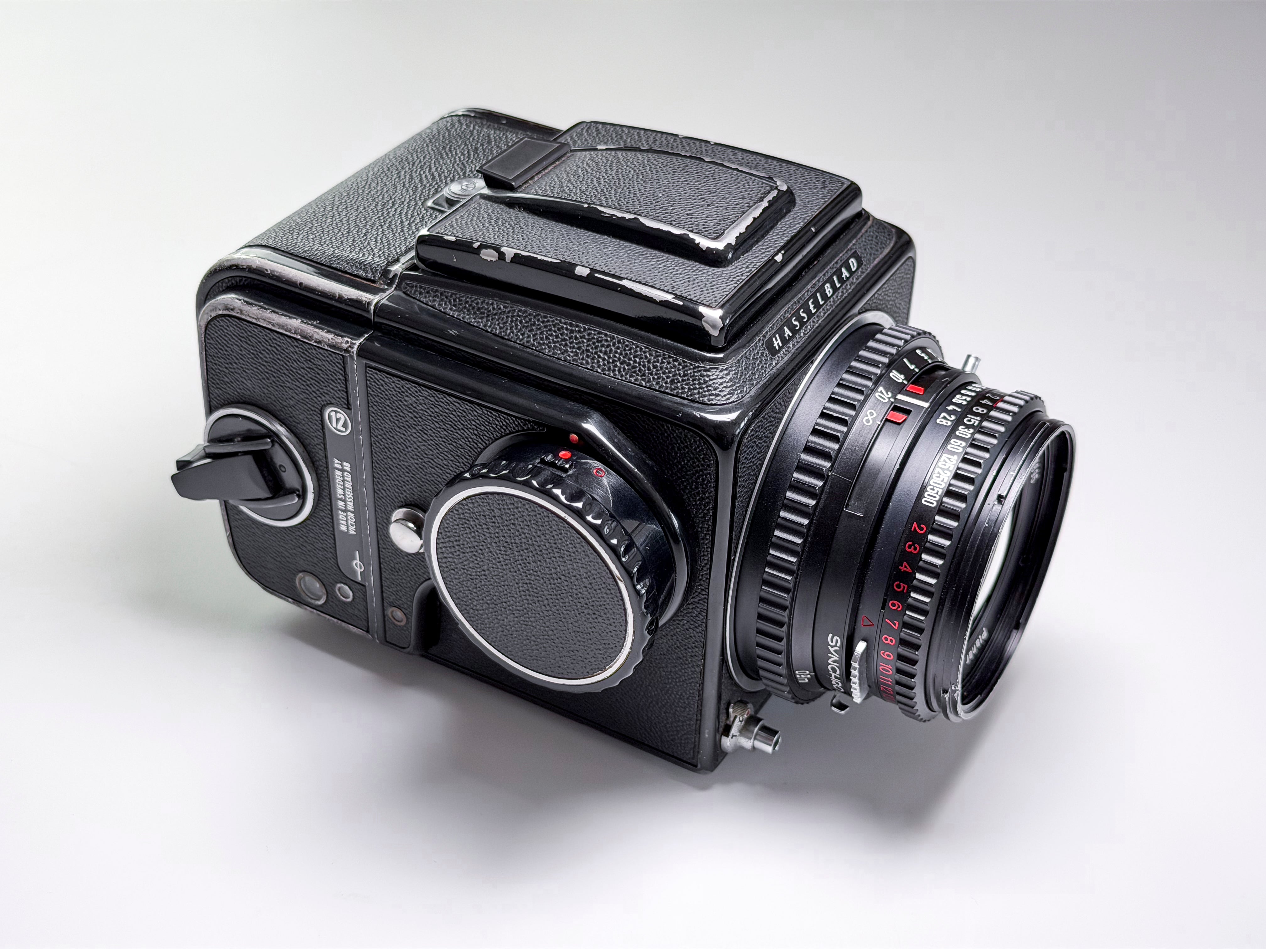 Hasselblad 500 CM c/m + 80mm Zeiss T* + Prism - Medium Format Excellent