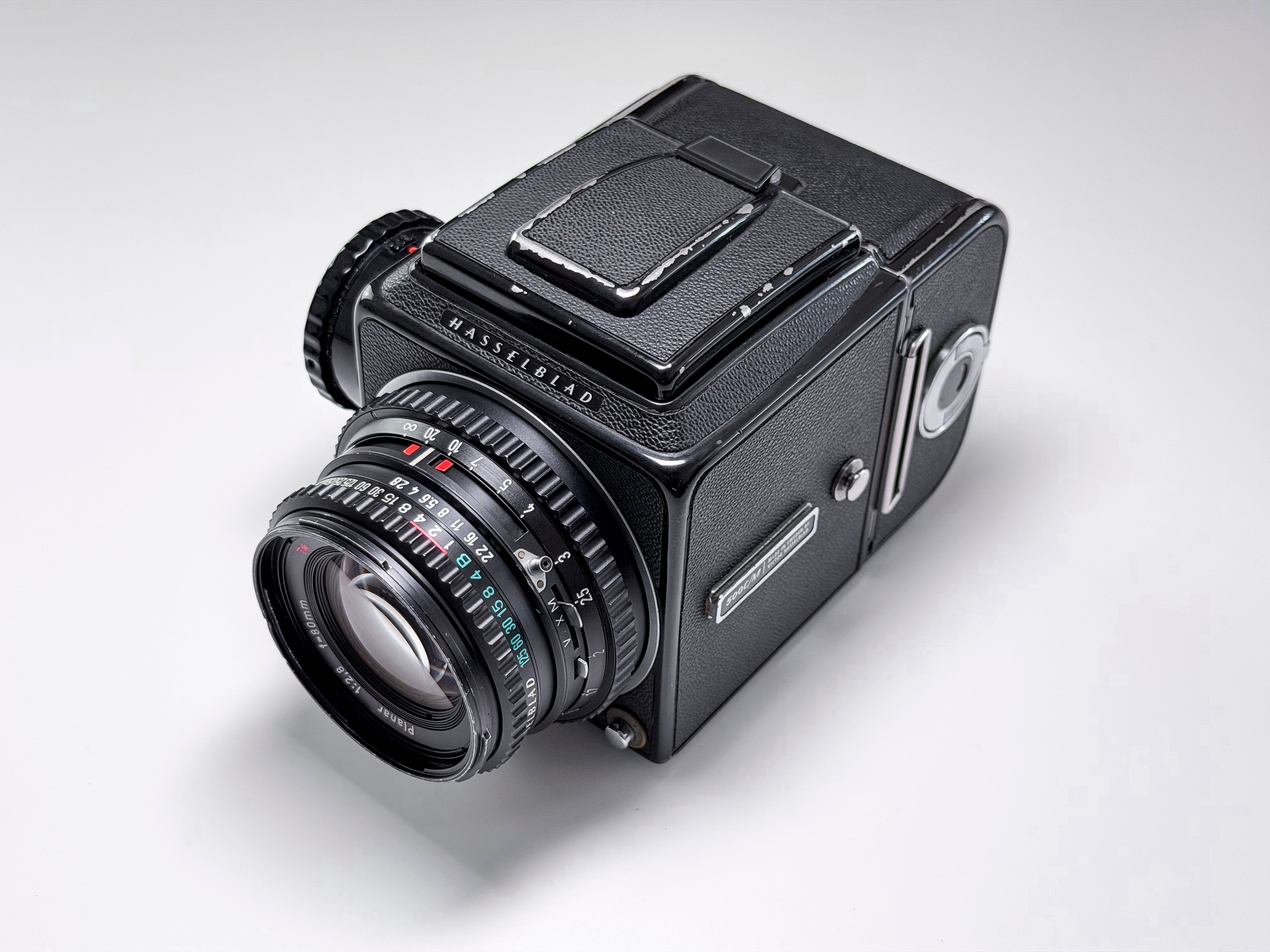 Hasselblad 500 CM c/m + 80mm Zeiss T* + Prism - Medium Format Excellent