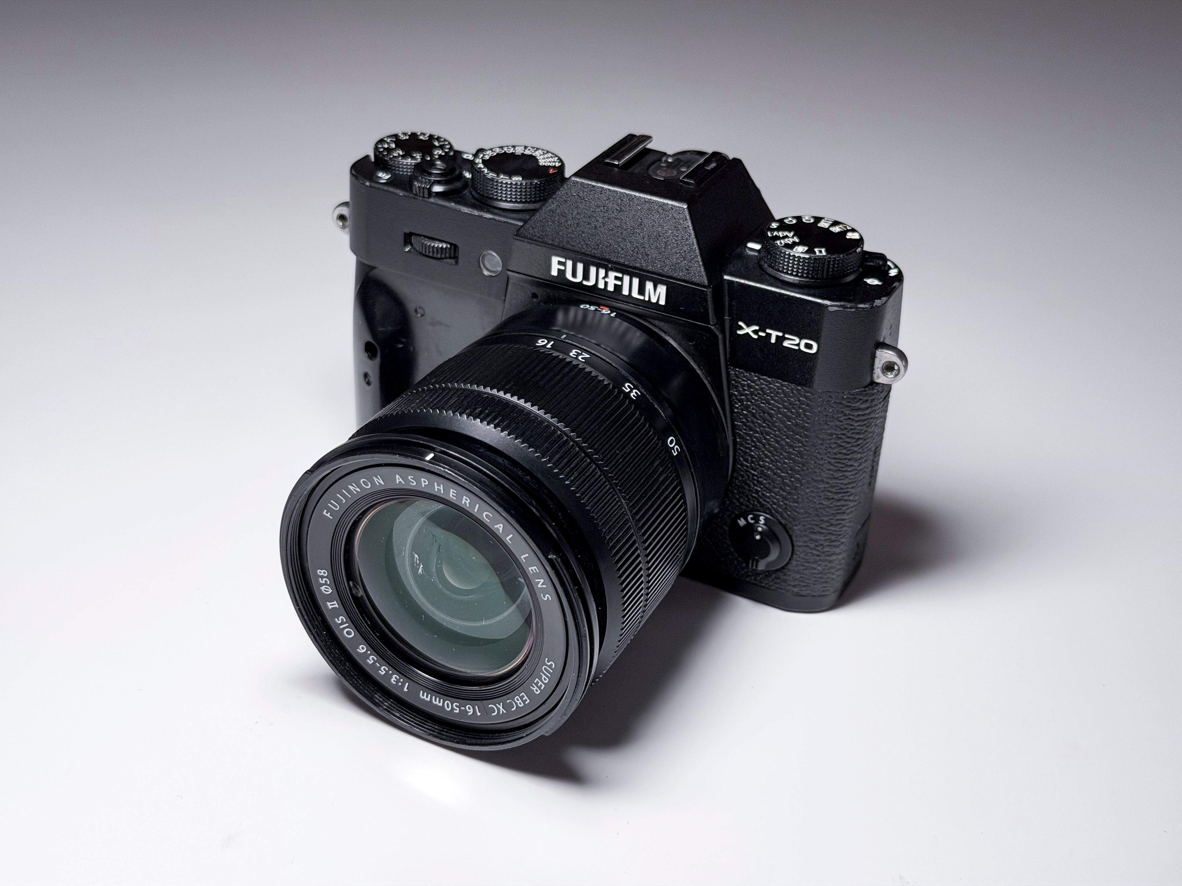 Fujifilm X-T20 + 16-50mm OIS Mirrorless 4K Video APS-C - Read Descriptio