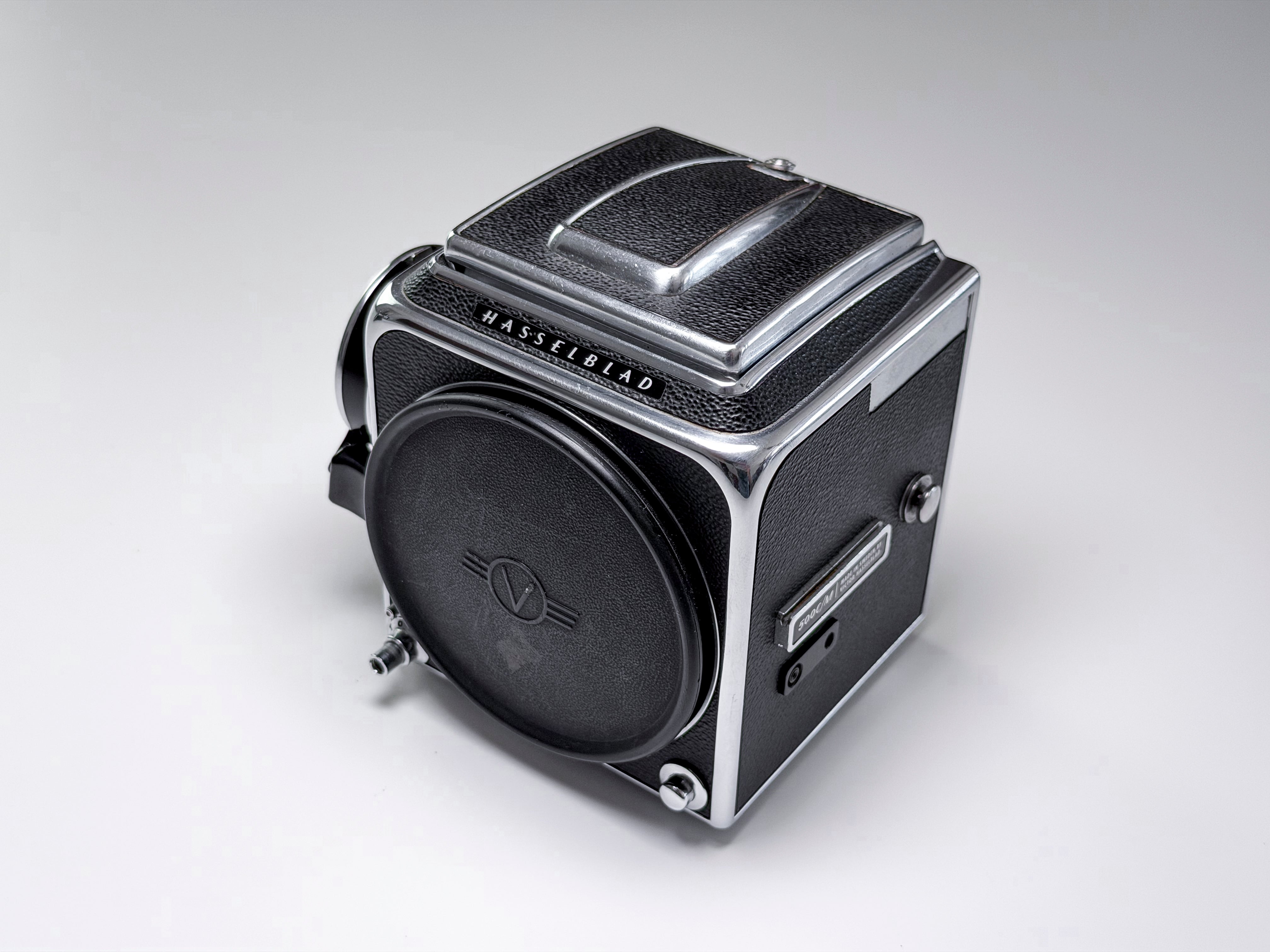 Hasselblad 500 CM C/M Body - Needs adjustment, Read Description