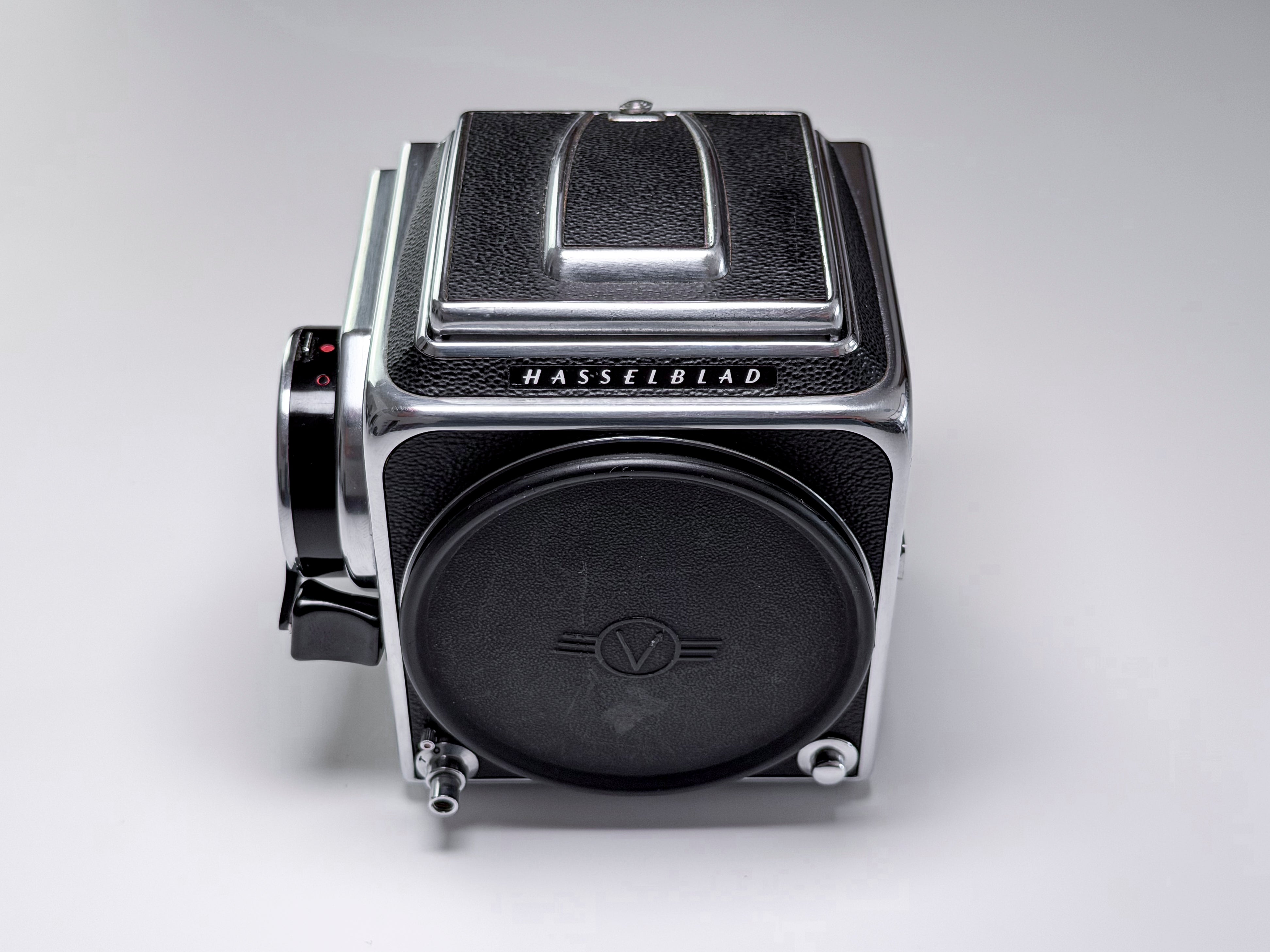 Hasselblad 500 CM C/M Body - Needs adjustment, Read Description