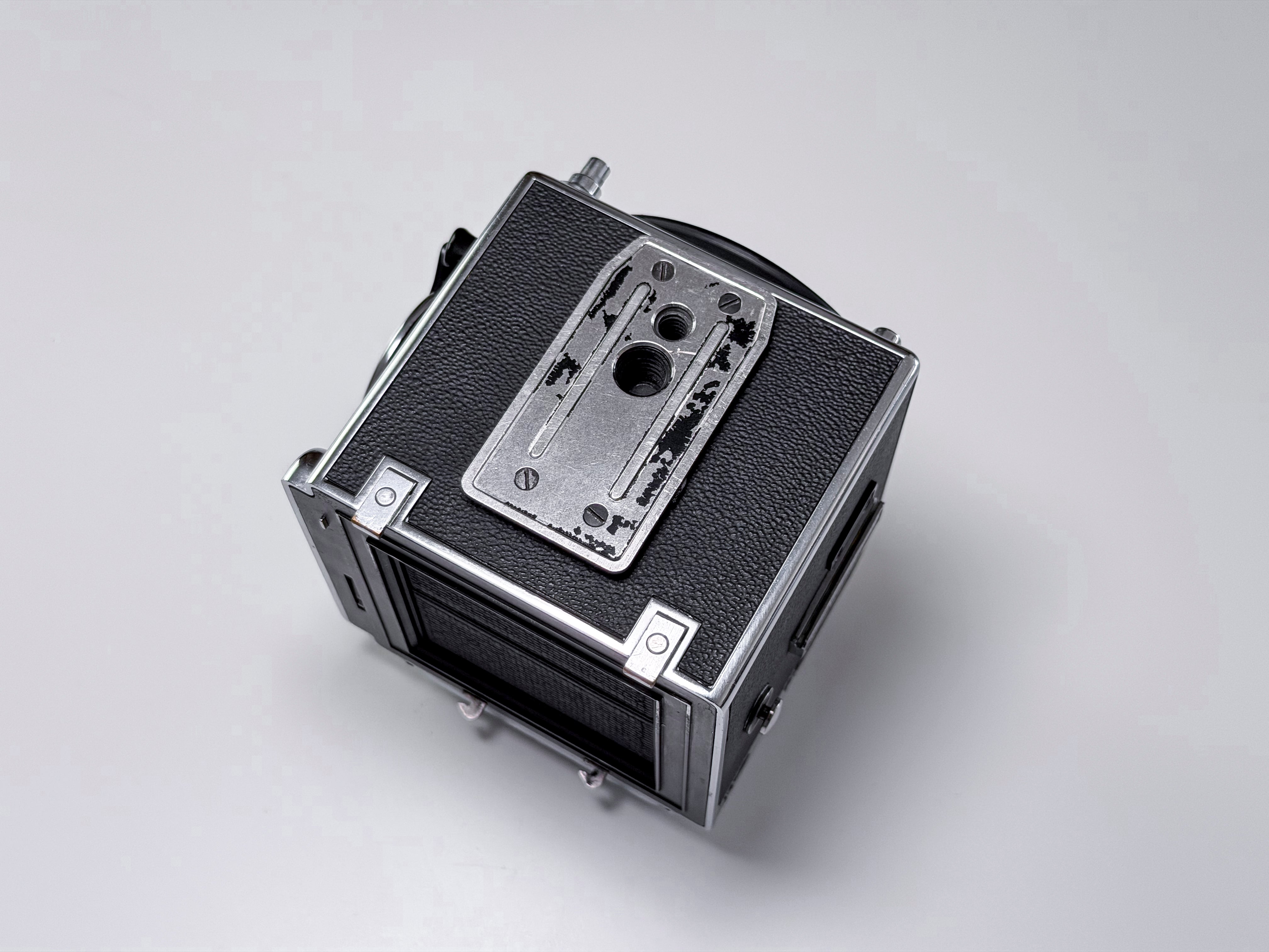 Hasselblad 500 CM C/M Body - Needs adjustment, Read Description