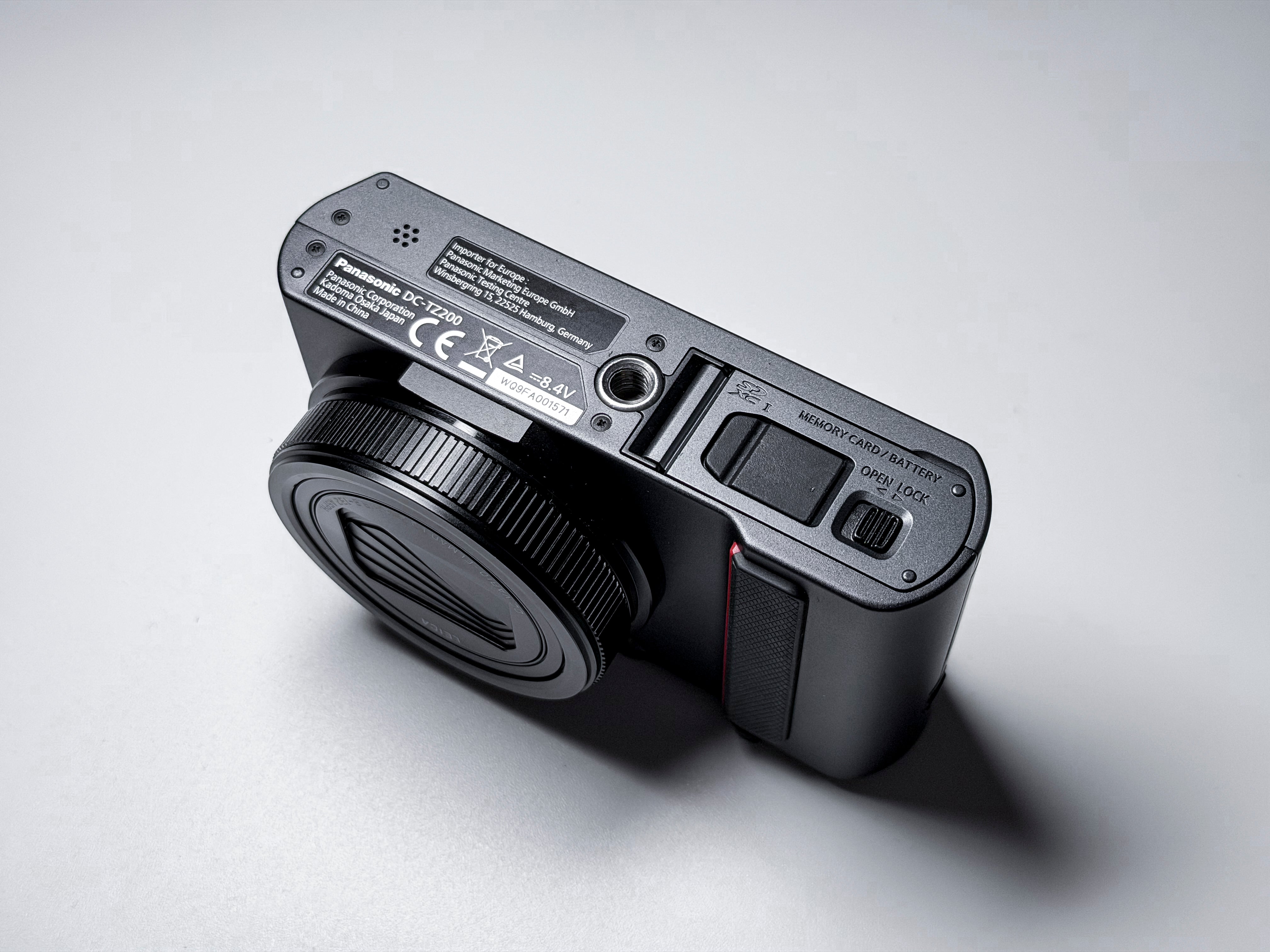Panasonic Lumix TZ200 15x Leica Lens - 1 Year Warranty, Excellent ZS200 TZ-200