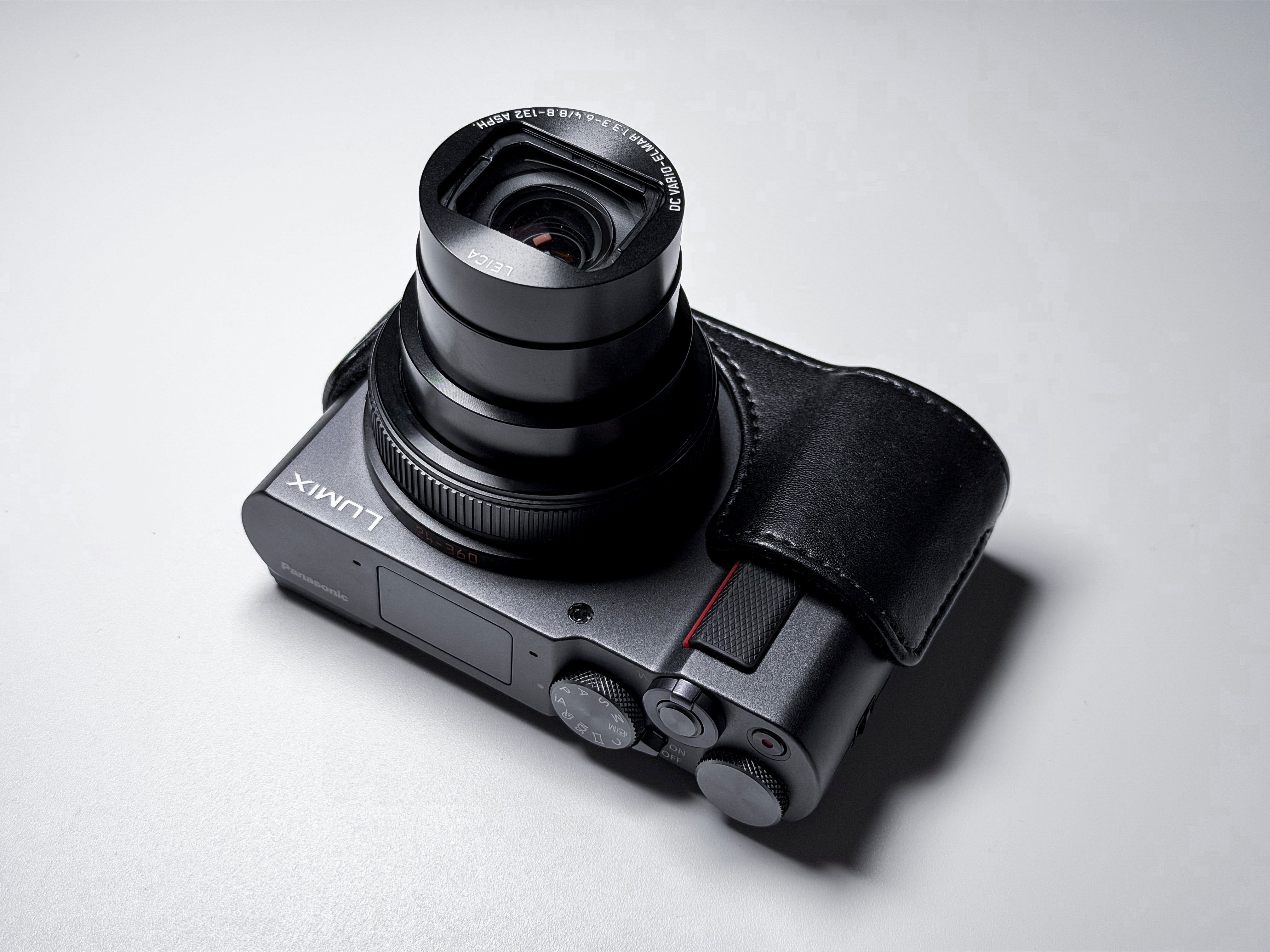 Panasonic Lumix TZ200 15x Leica Lens - 1 Year Warranty, Excellent ZS200 TZ-200