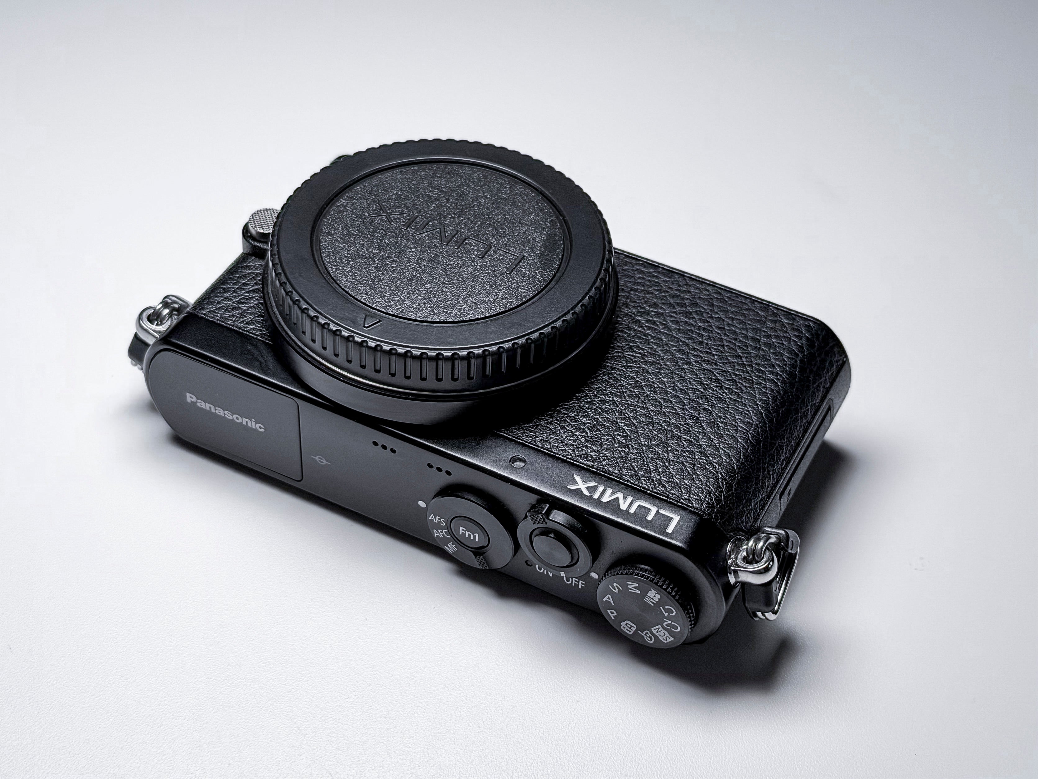 Panasonic Lumix GM1 DMC-GM1 MFT - 1 Year Warranty, Excellent