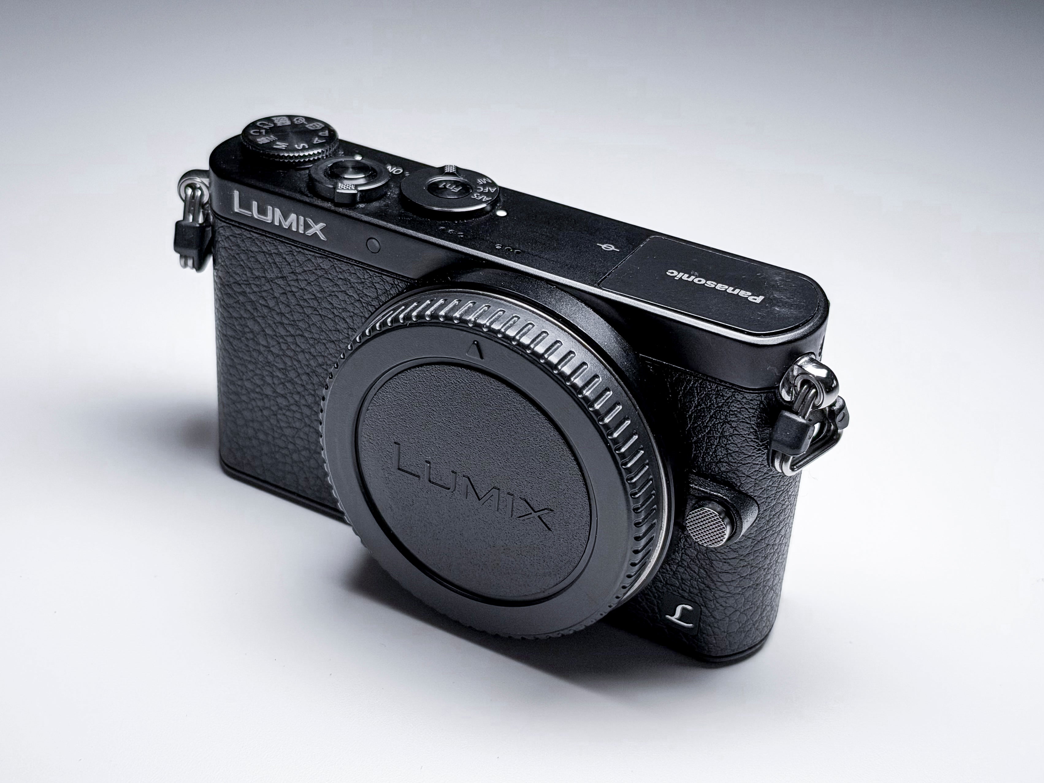 Panasonic Lumix GM1 DMC-GM1 MFT - 1 Year Warranty, Excellent