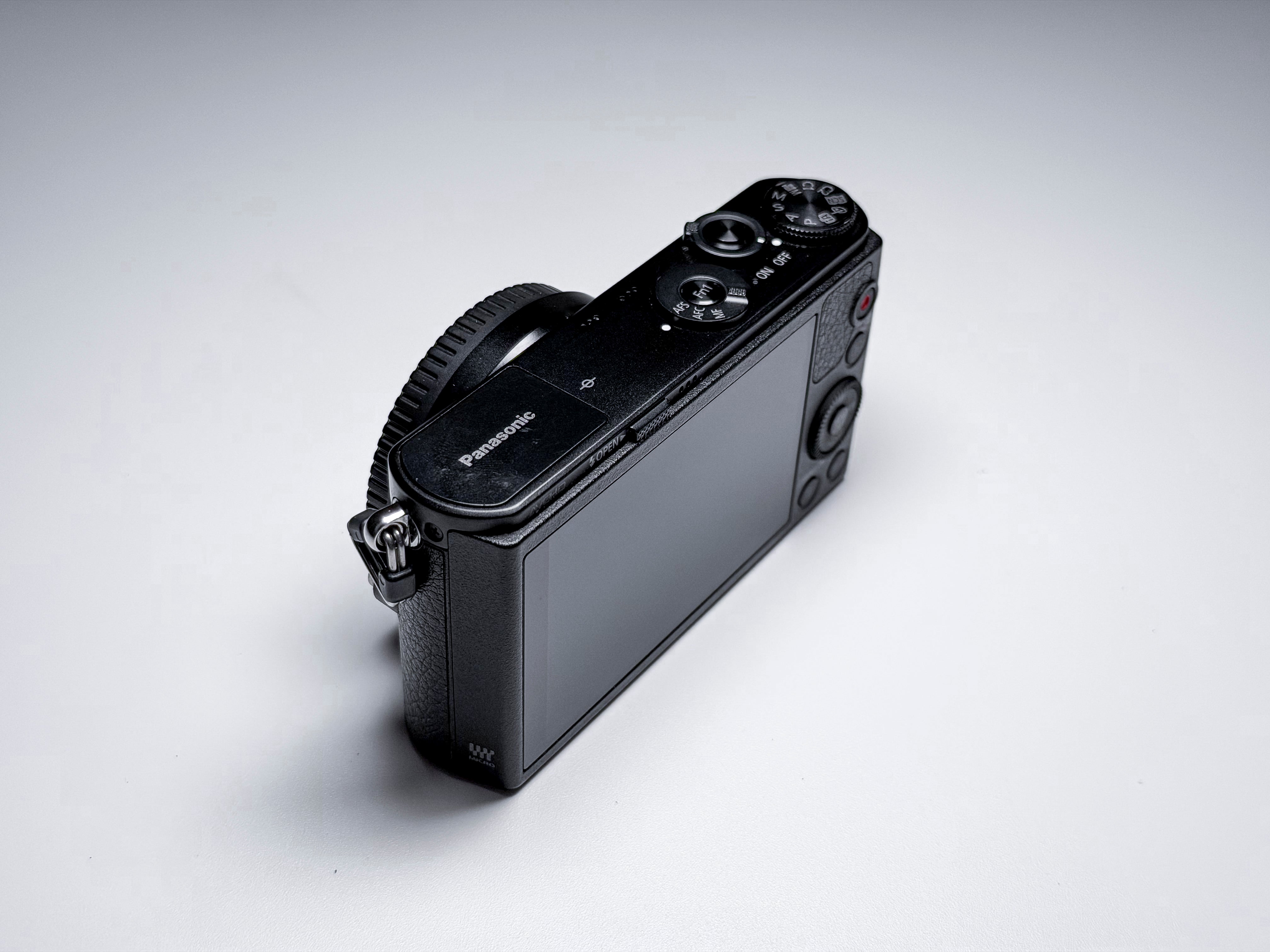 Panasonic Lumix GM1 DMC-GM1 MFT - 1 Year Warranty, Excellent