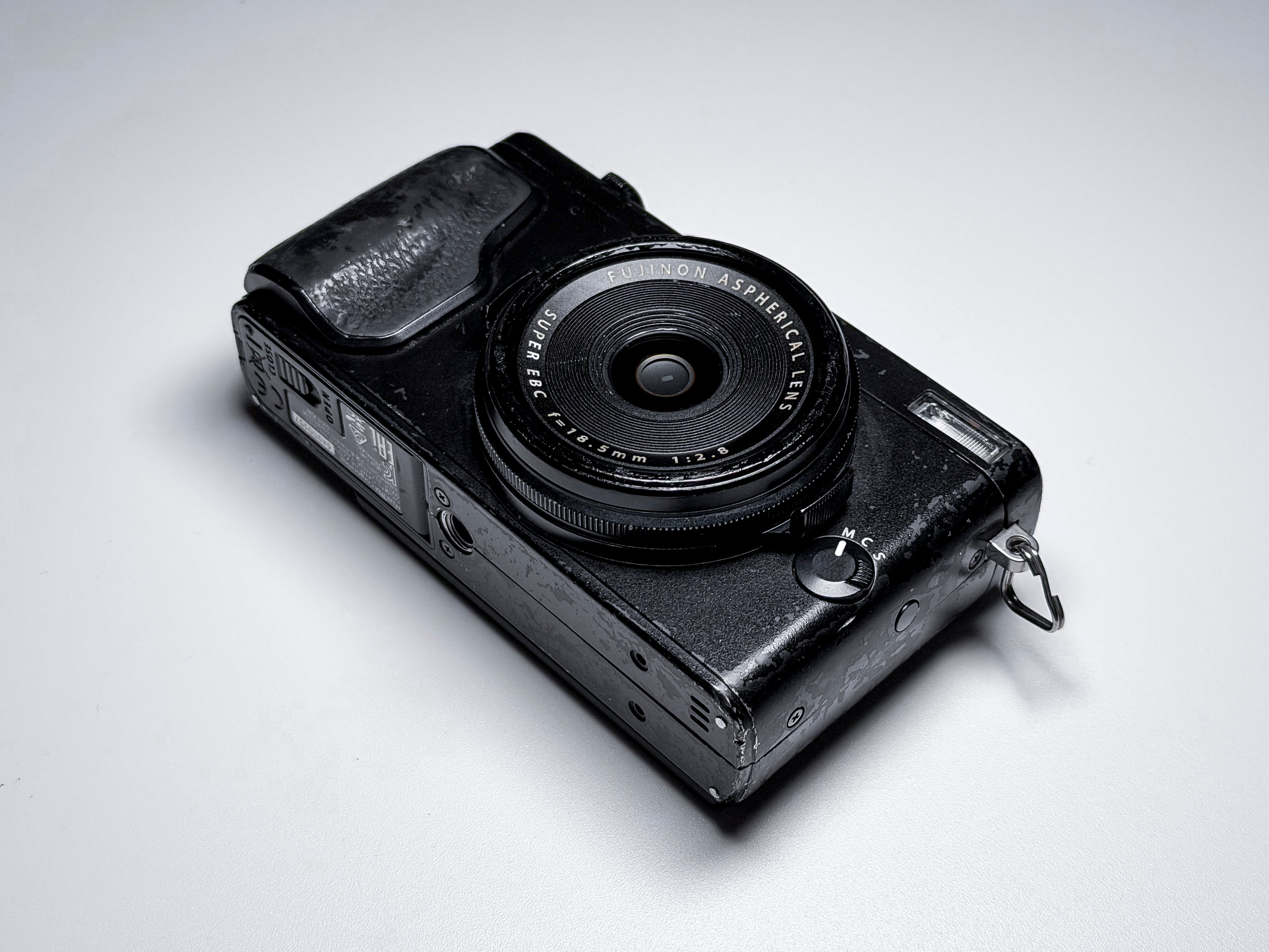 Fujifilm X70 APS-C 16.3 Mpx 18.5mm Lens - 1 Year Warranty, Perfectly Working