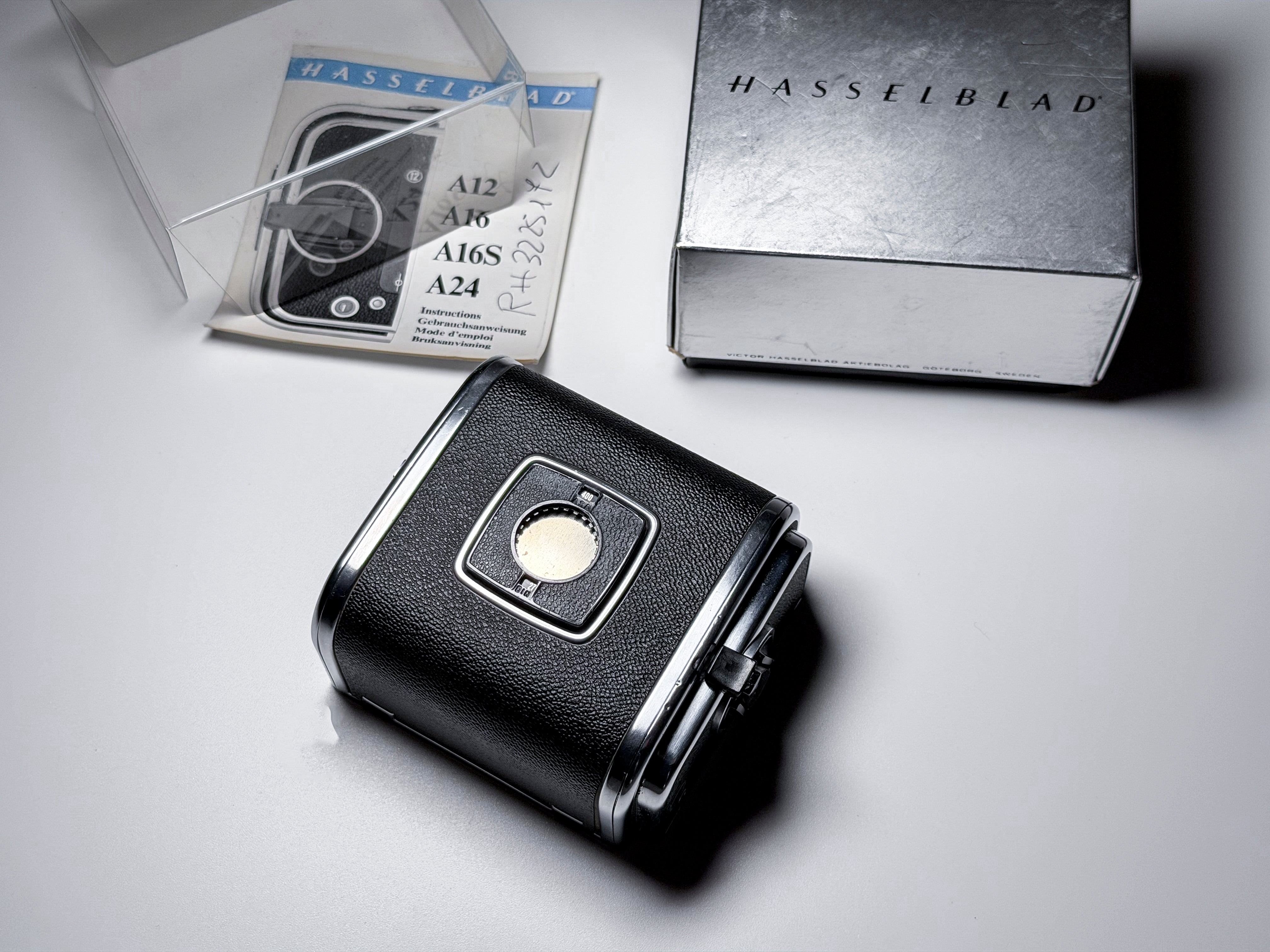 NEAR MINT Hasselblad 500 C/M CM Medium Format Film Camera + A12, With Box, CLAd