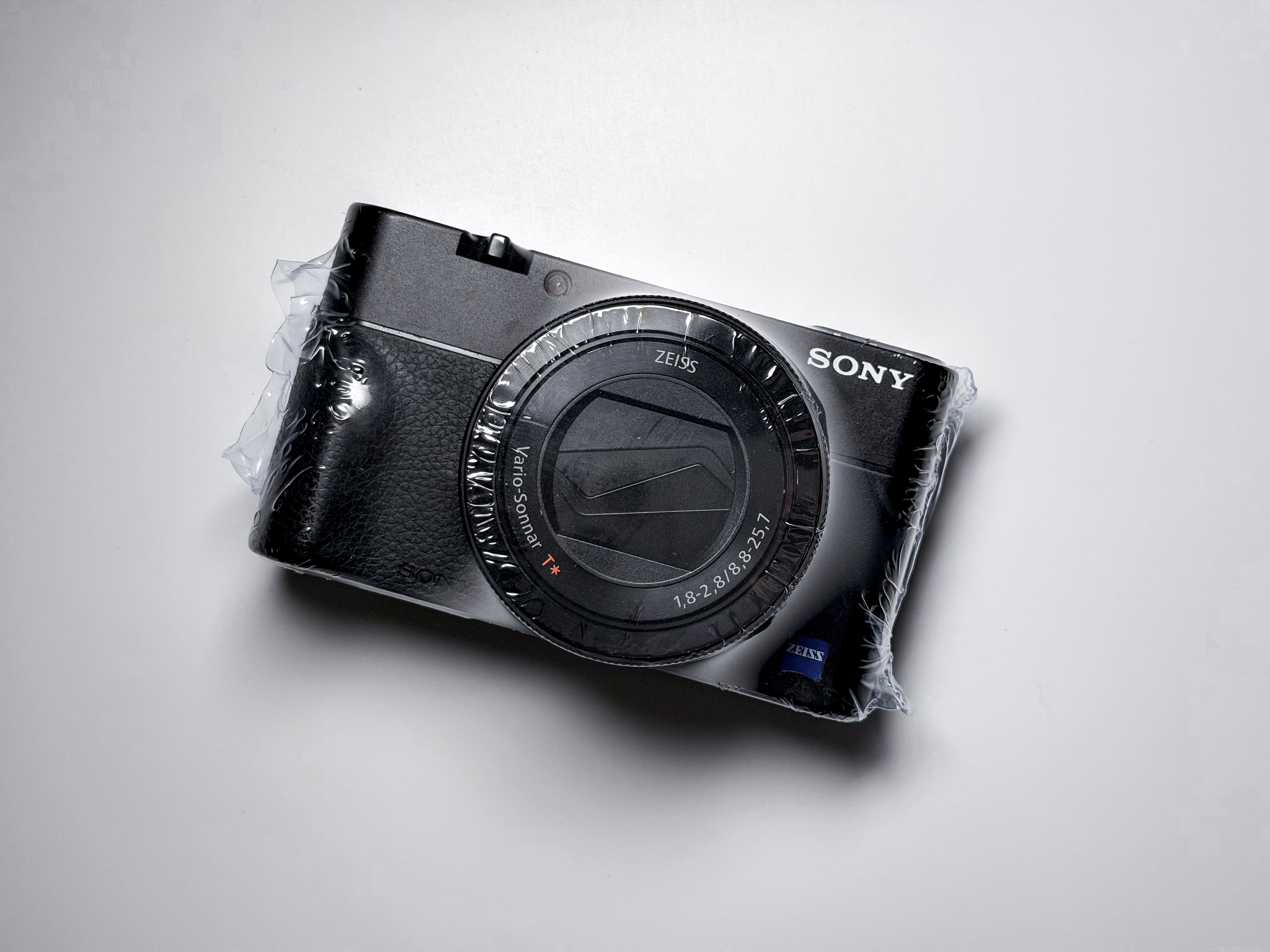 Sony RX100 V M5 Cyber-shot 20.1 Mp - 1 Year Warranty, Read Description