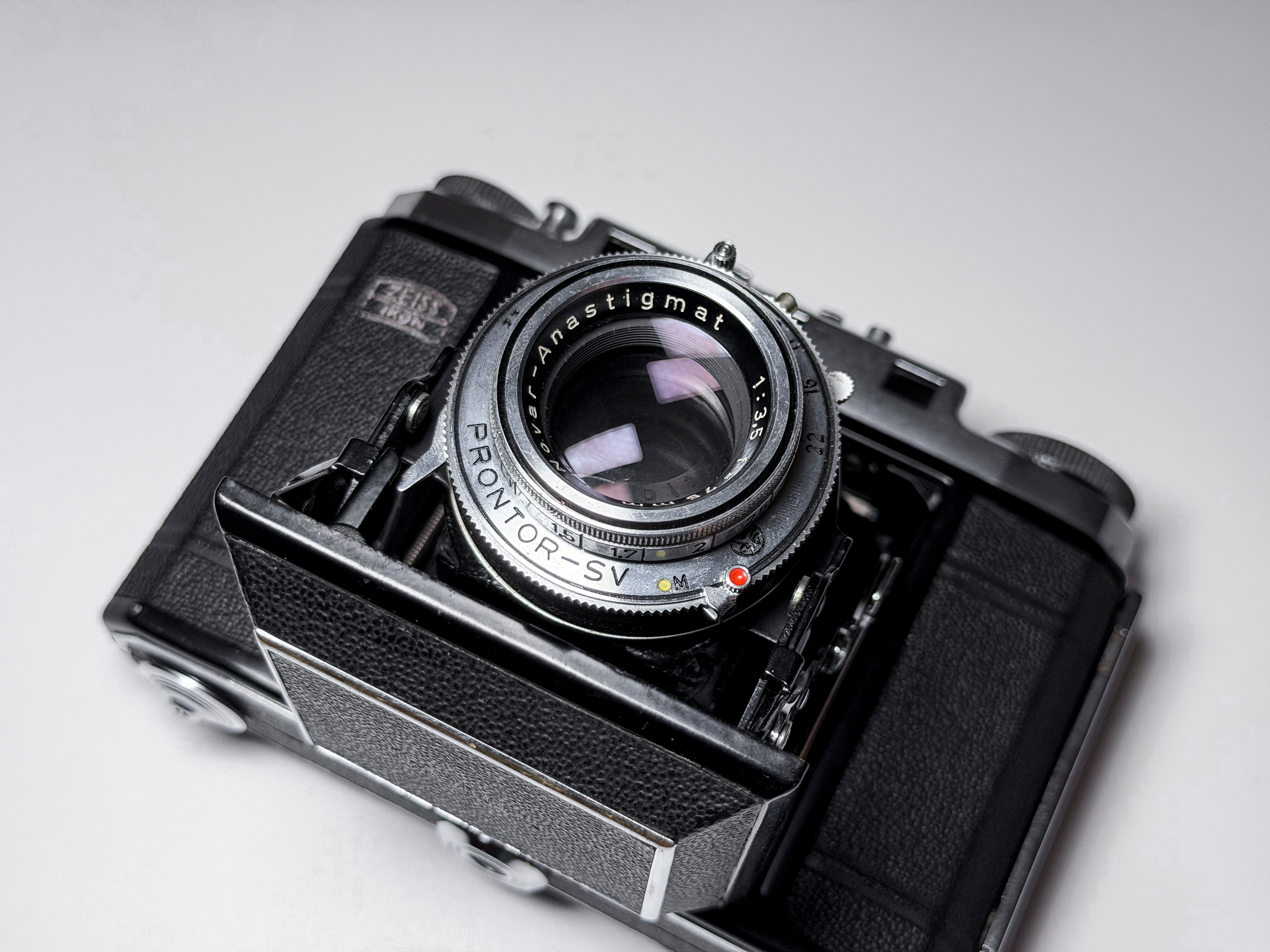 Zeiss Ikonta Rangefinder Medium Format Film Camera 524/16 - Near Mint, Tested