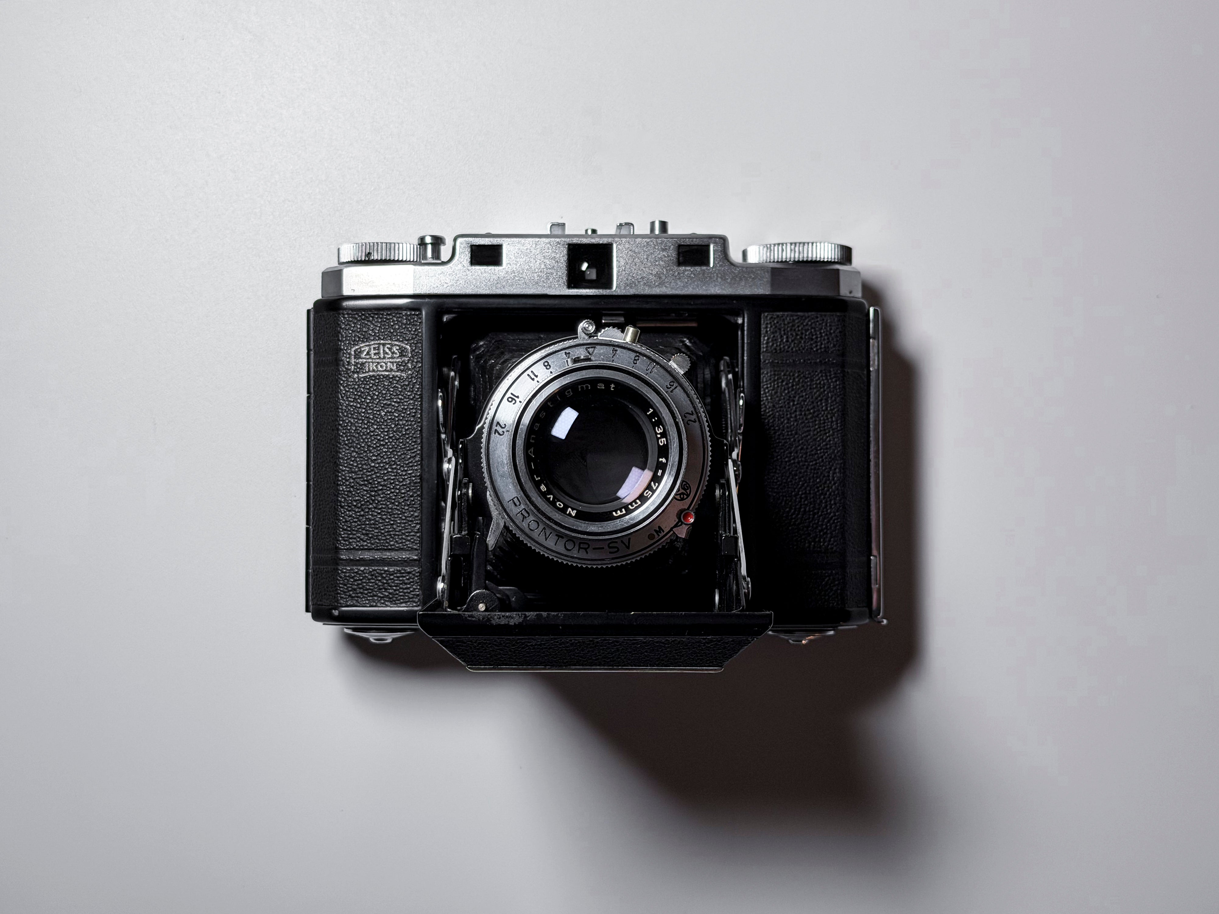 Zeiss Ikonta Rangefinder Medium Format Film Camera 524/16 - Near Mint, Tested