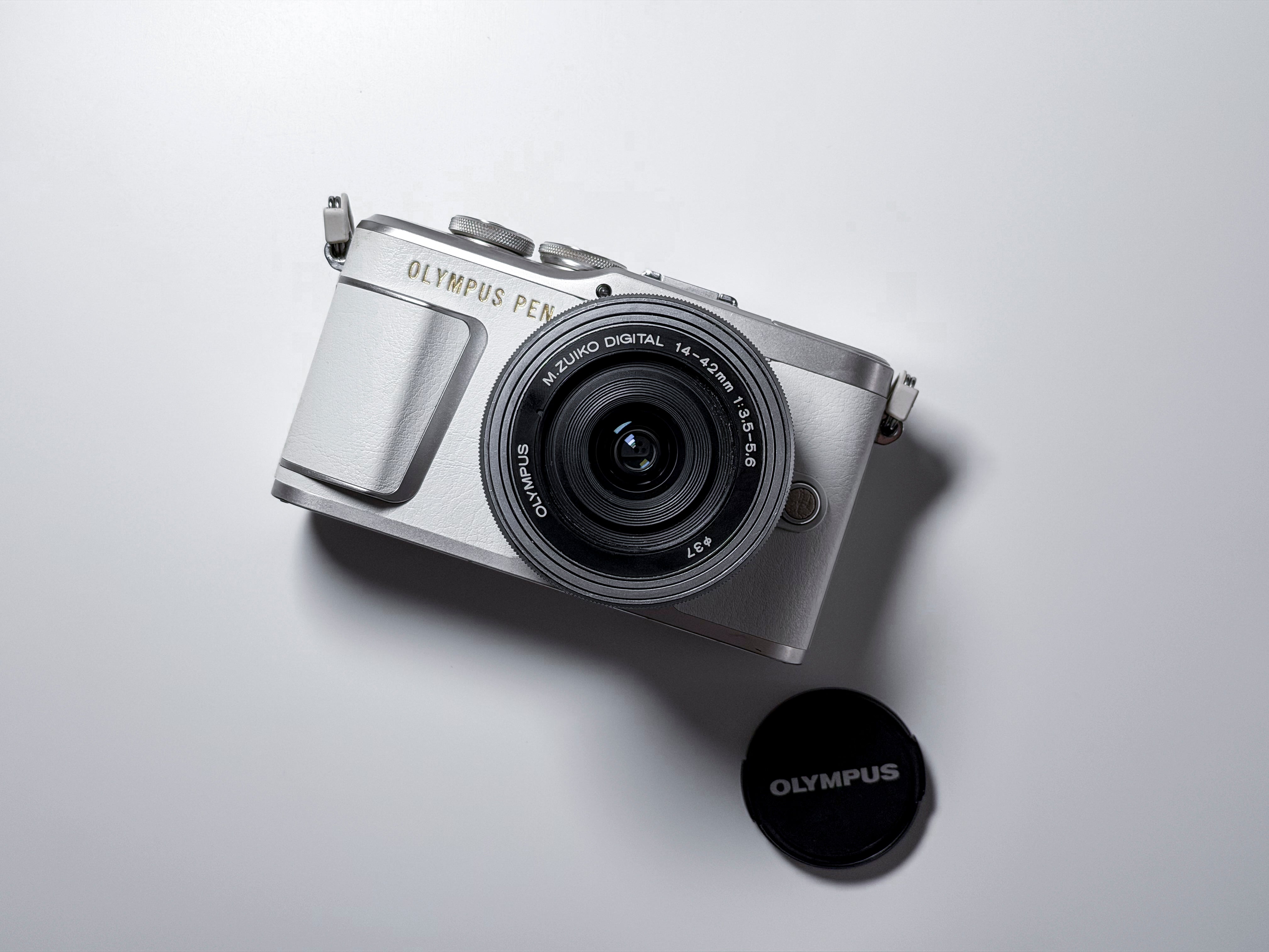 Olympus Pen E-PL9 + 14-42mm Mirrorless MFT - 1 Year Warranty, Excellent EPL 9