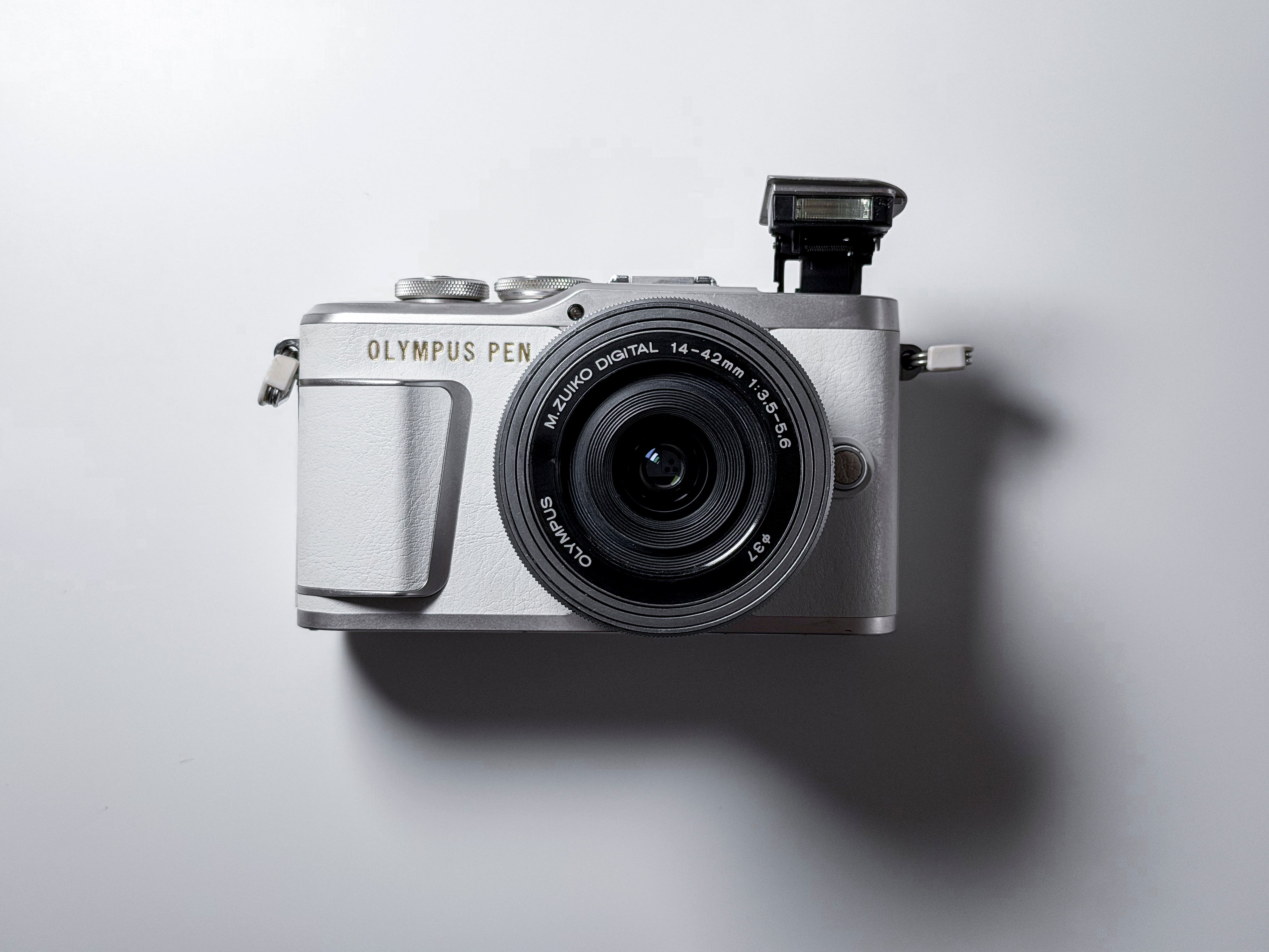 Olympus Pen E-PL9 + 14-42mm Mirrorless MFT - 1 Year Warranty, Excellent EPL 9