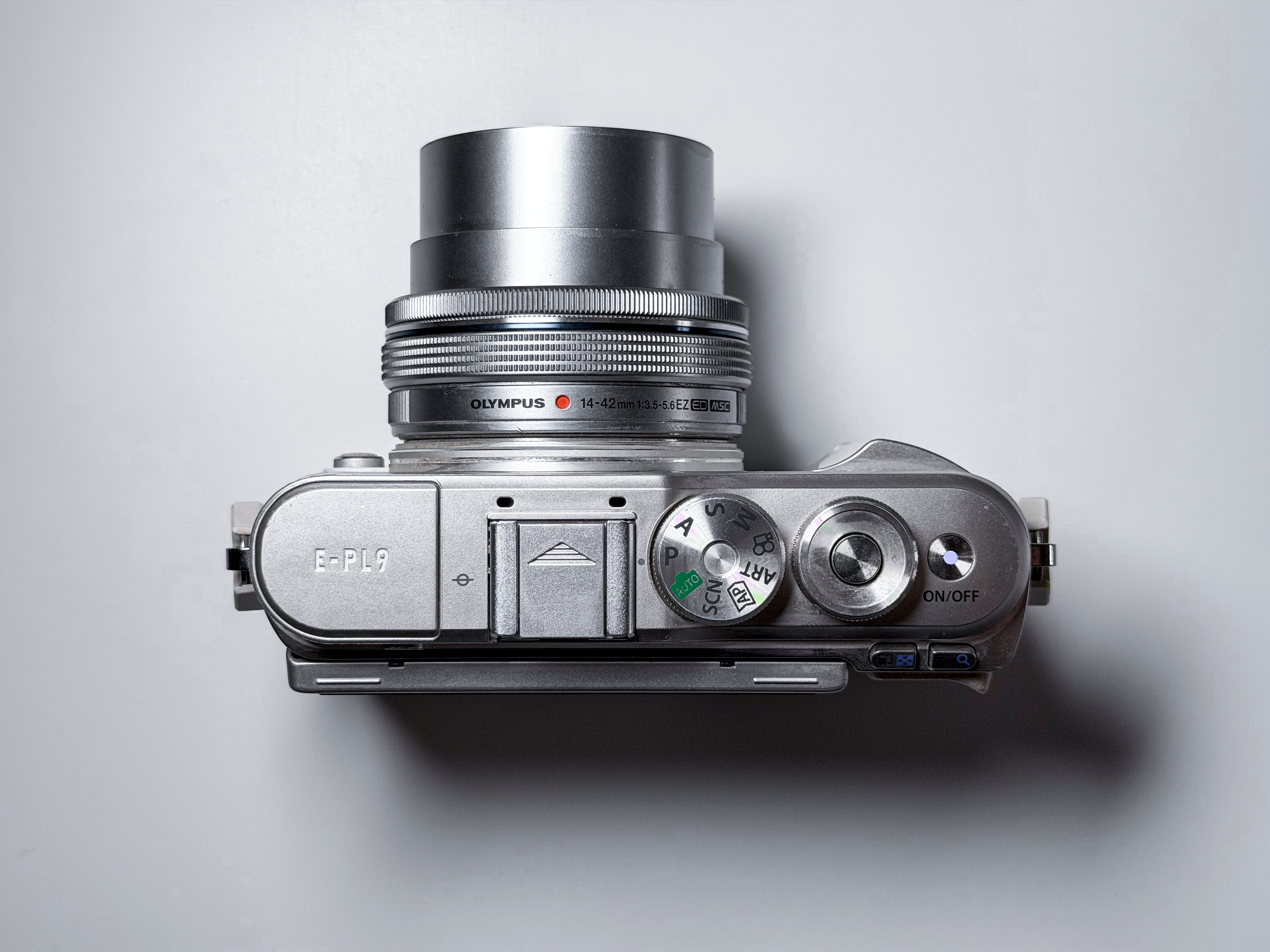 Olympus Pen E-PL9 + 14-42mm Mirrorless MFT - 1 Year Warranty, Excellent EPL 9
