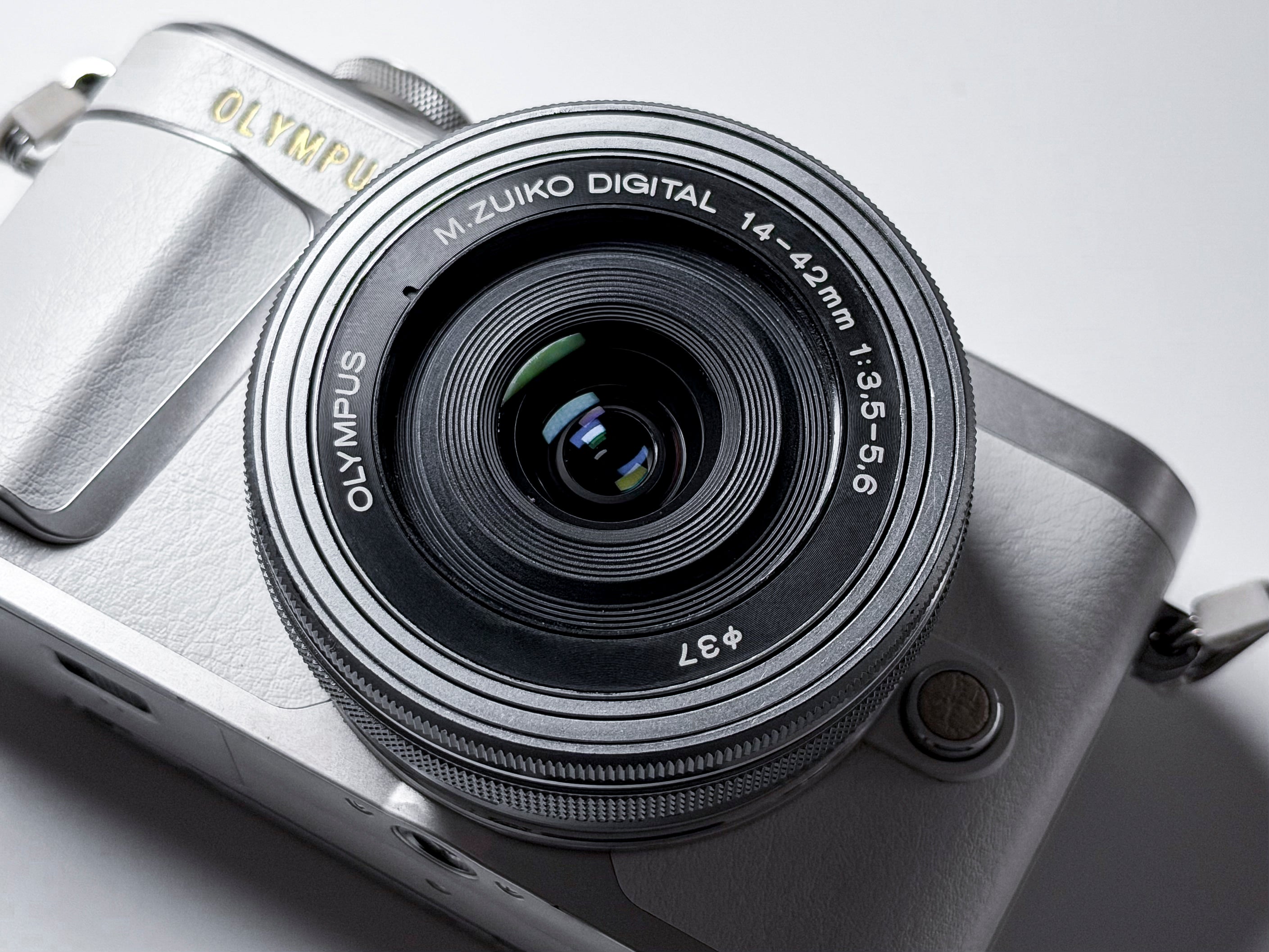 Olympus Pen E-PL9 + 14-42mm Mirrorless MFT - 1 Year Warranty, Excellent EPL 9