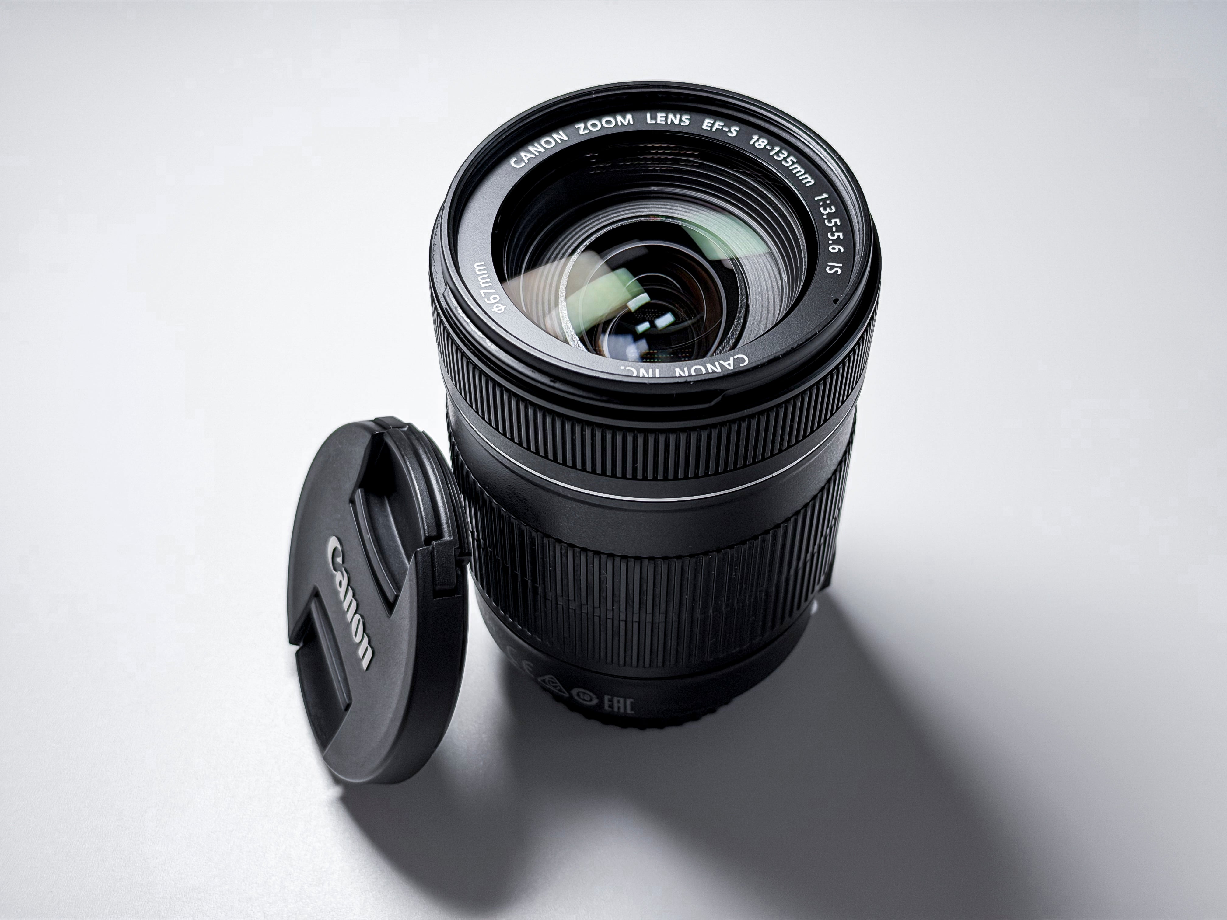 Canon 18-135mm IS EF-S f/3.5-5.6 Lens for EOS DSLR - 1 Year Warranty, Excellent