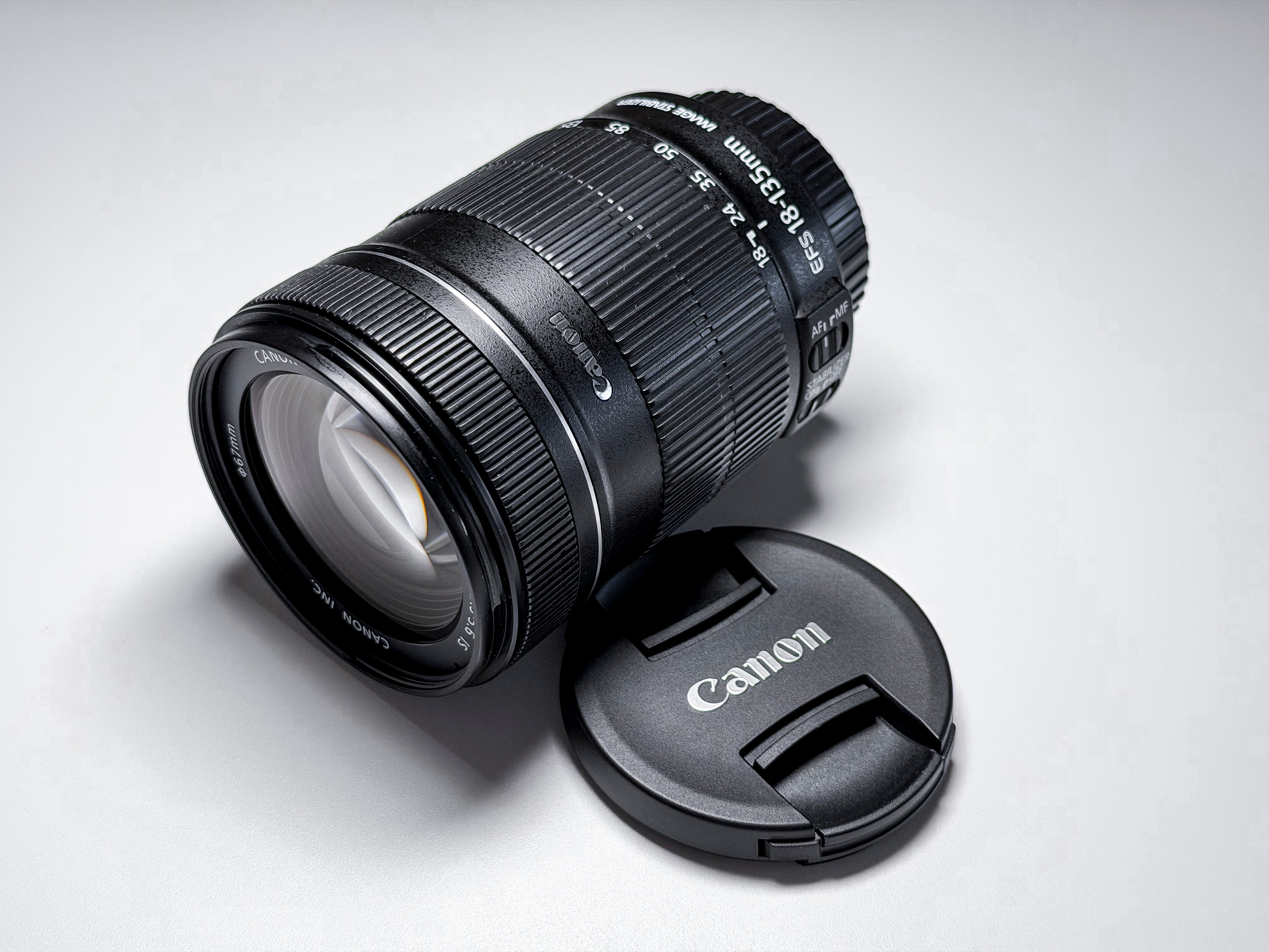 Canon 18-135mm IS EF-S f/3.5-5.6 Lens for EOS DSLR - 1 Year Warranty, Excellent