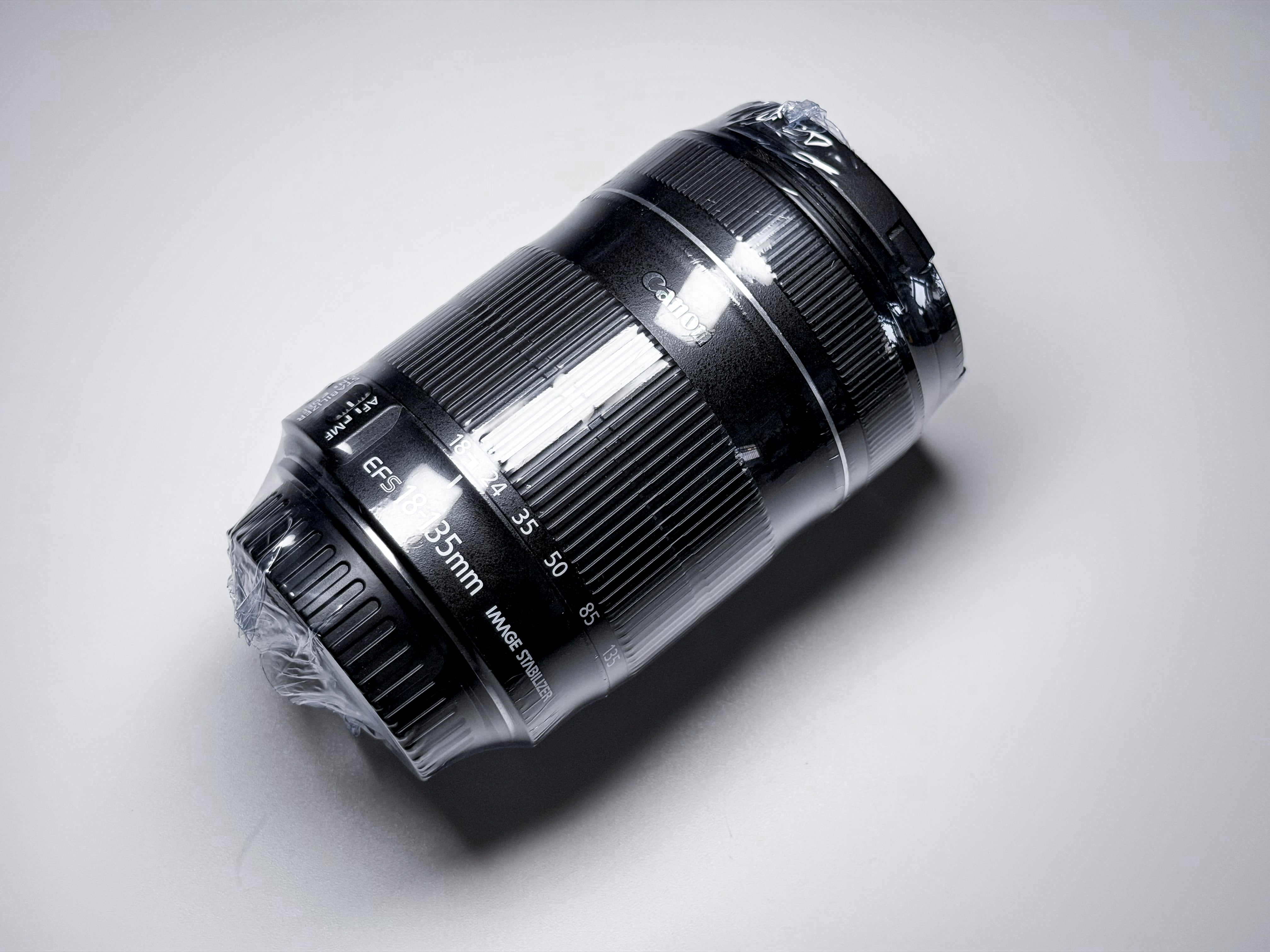 Canon 18-135mm IS EF-S f/3.5-5.6 Lens for EOS DSLR - 1 Year Warranty, Excellent