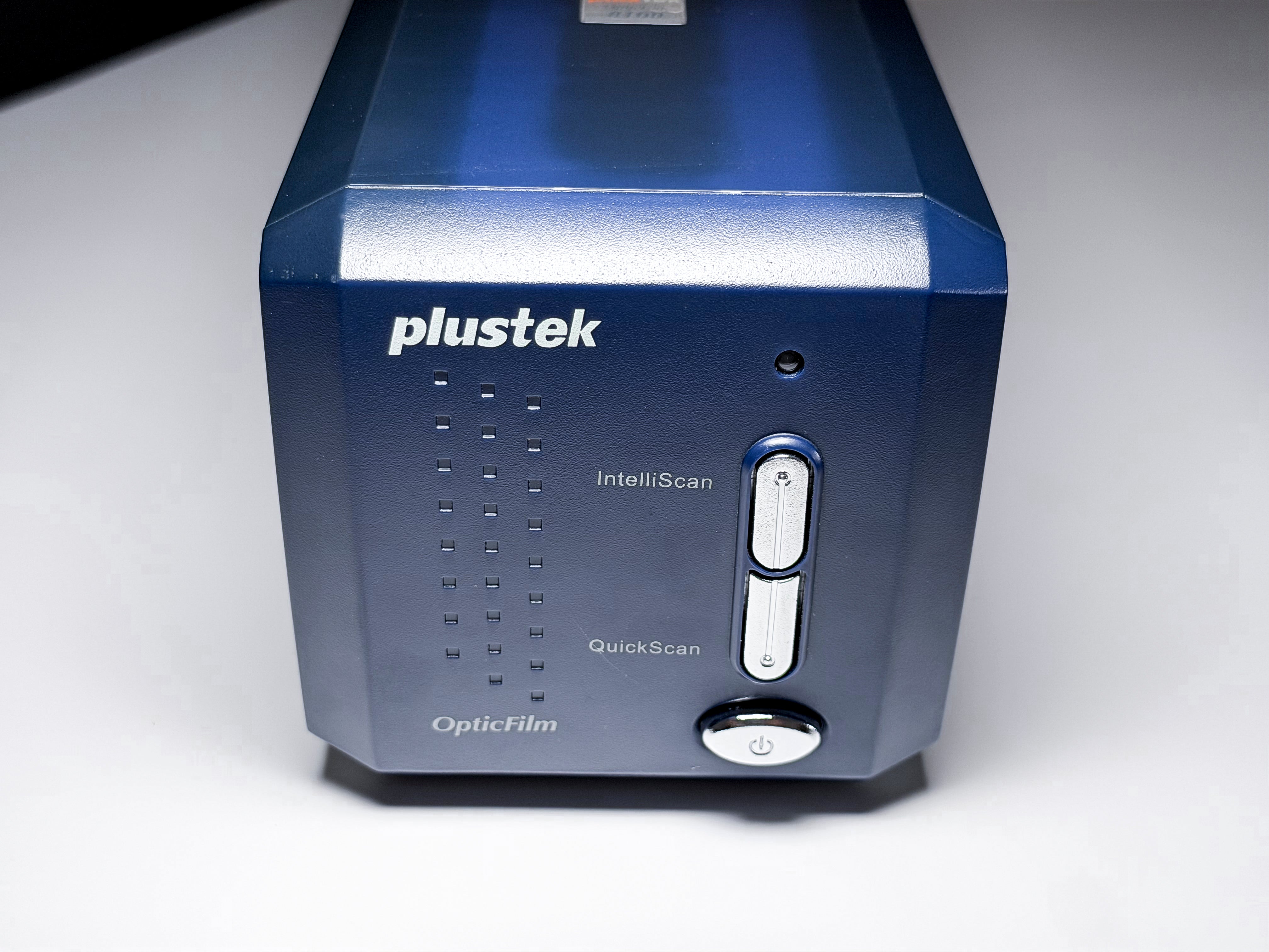 Plustek 8100 Opticfilm 35mm Scanner with Silverfast and Holders - Tested