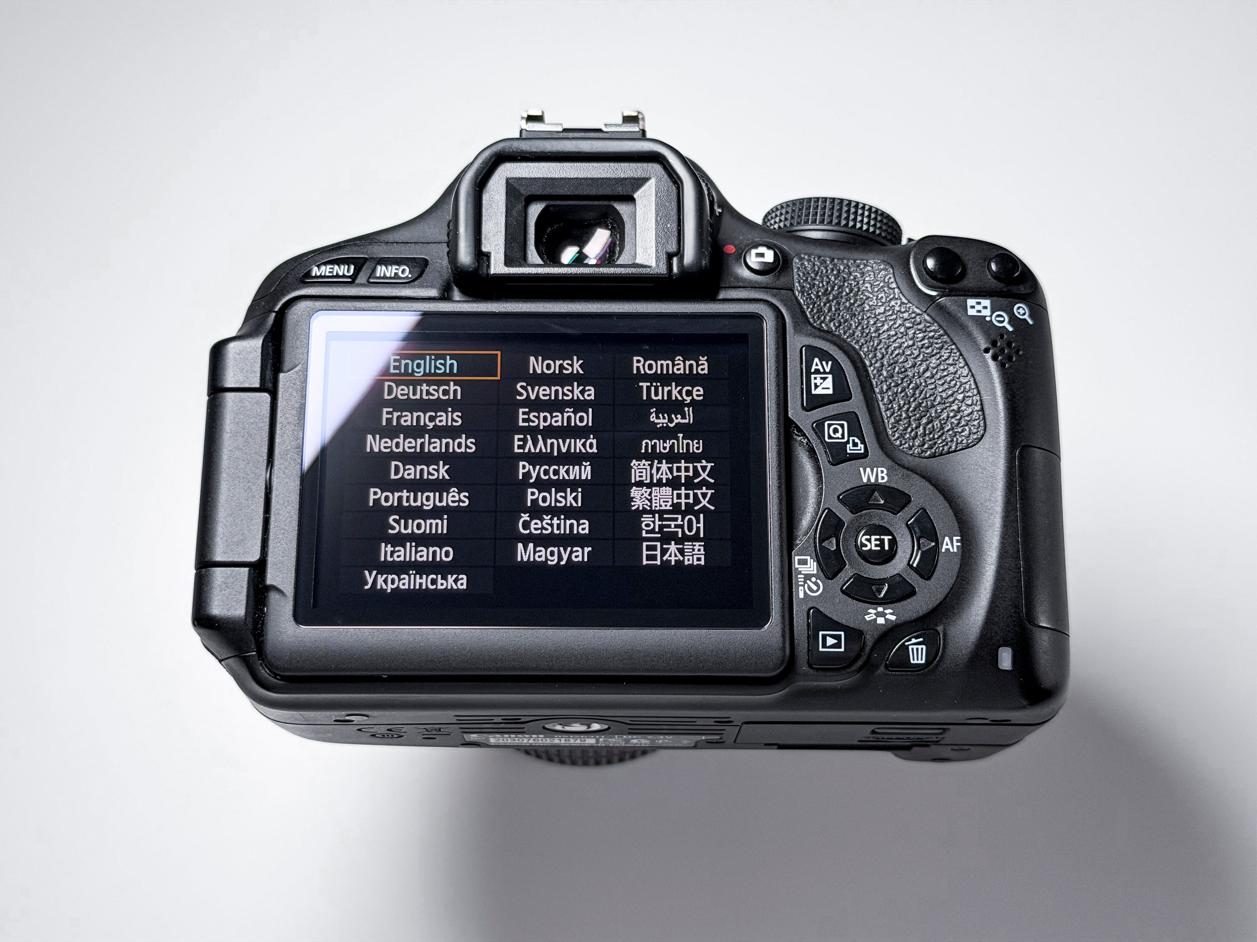 Canon 600D + 18-55mm Reflex DSLR EF Mount - 1 Year Warranty, Excellent