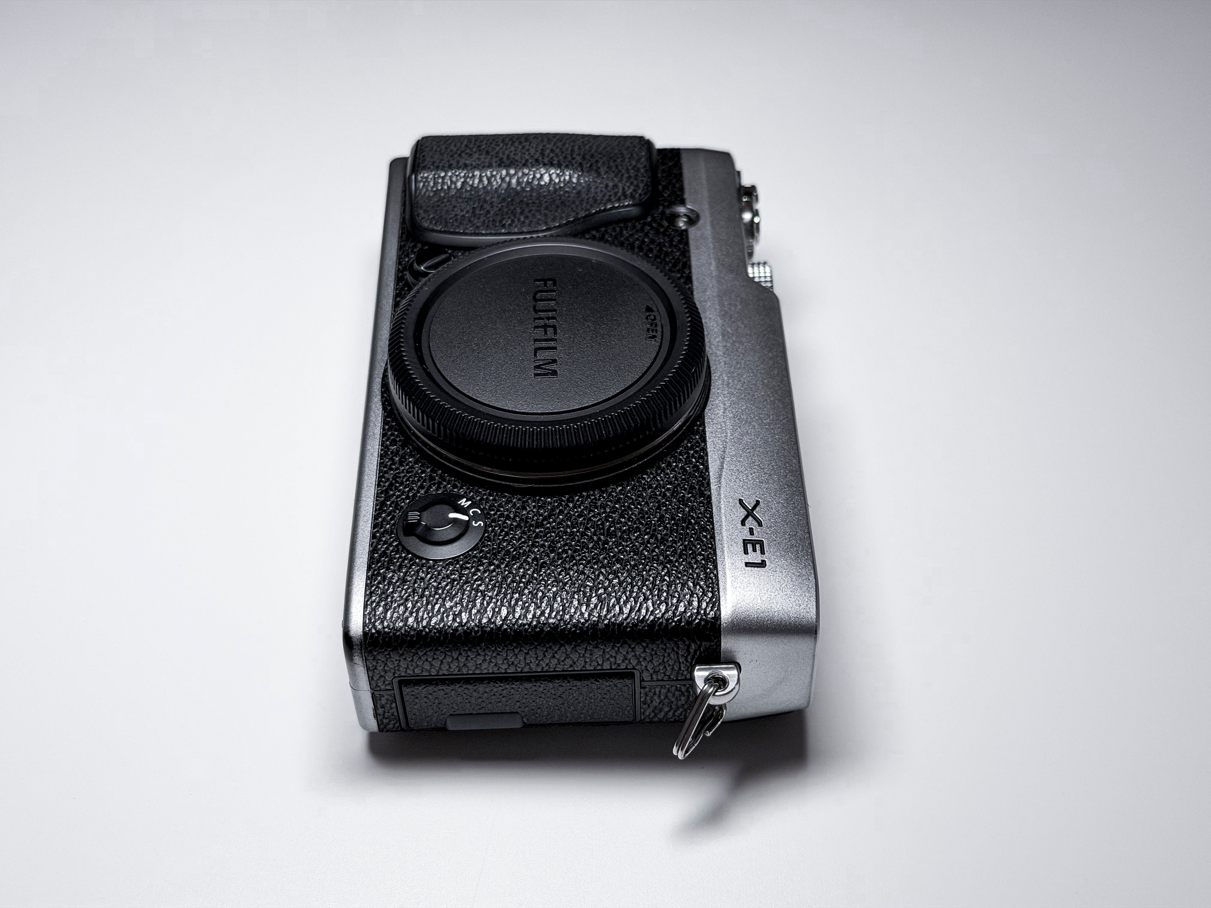 Fujifilm X-E1 Mirrorless Body 16.3 Mpx Fuji XE1 - 1 Year Warranty, Excellent