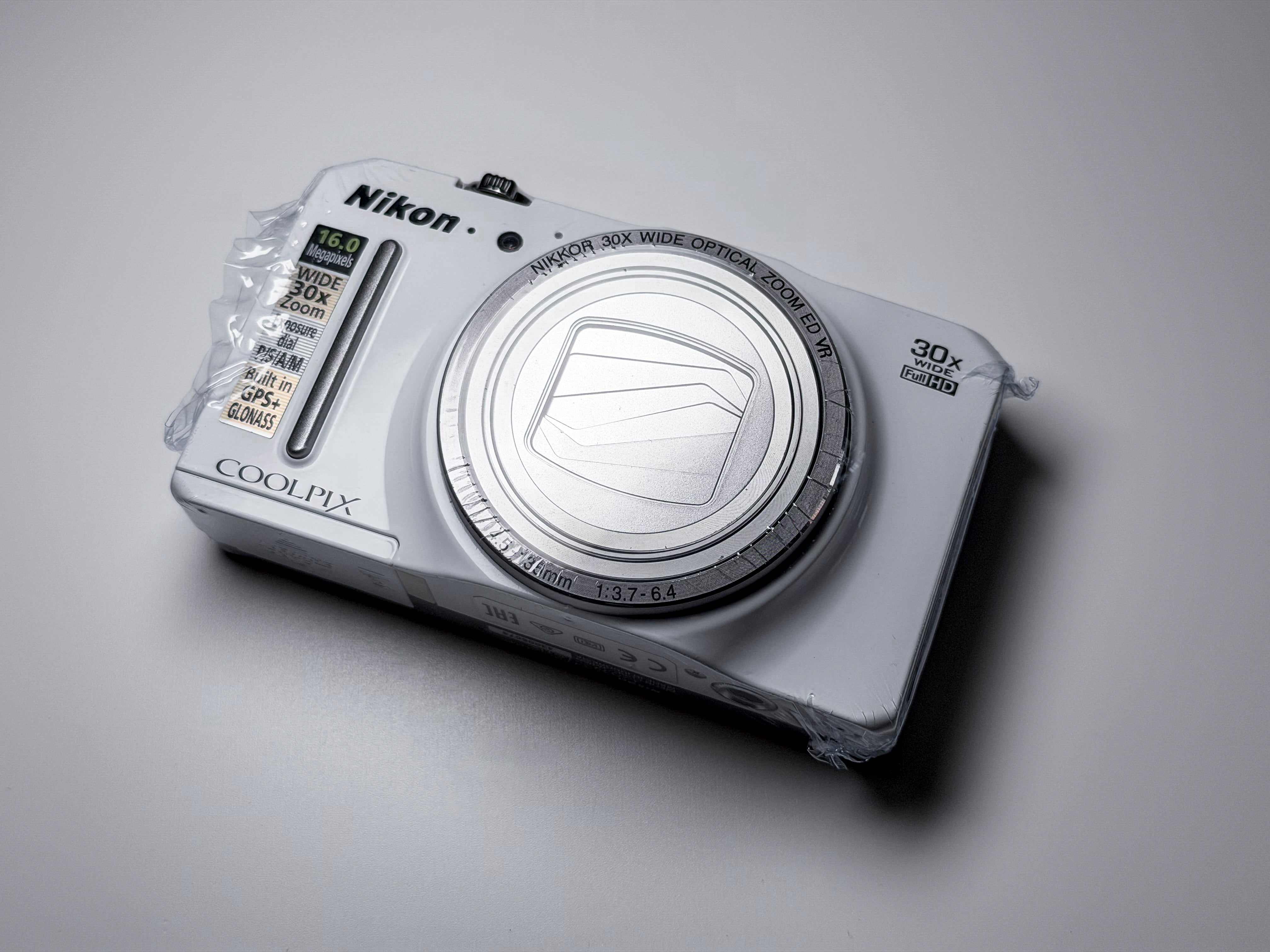 Nikon Coolpix S9700 GPS Compact Camera - 1 Year Warranty Perfectly Working