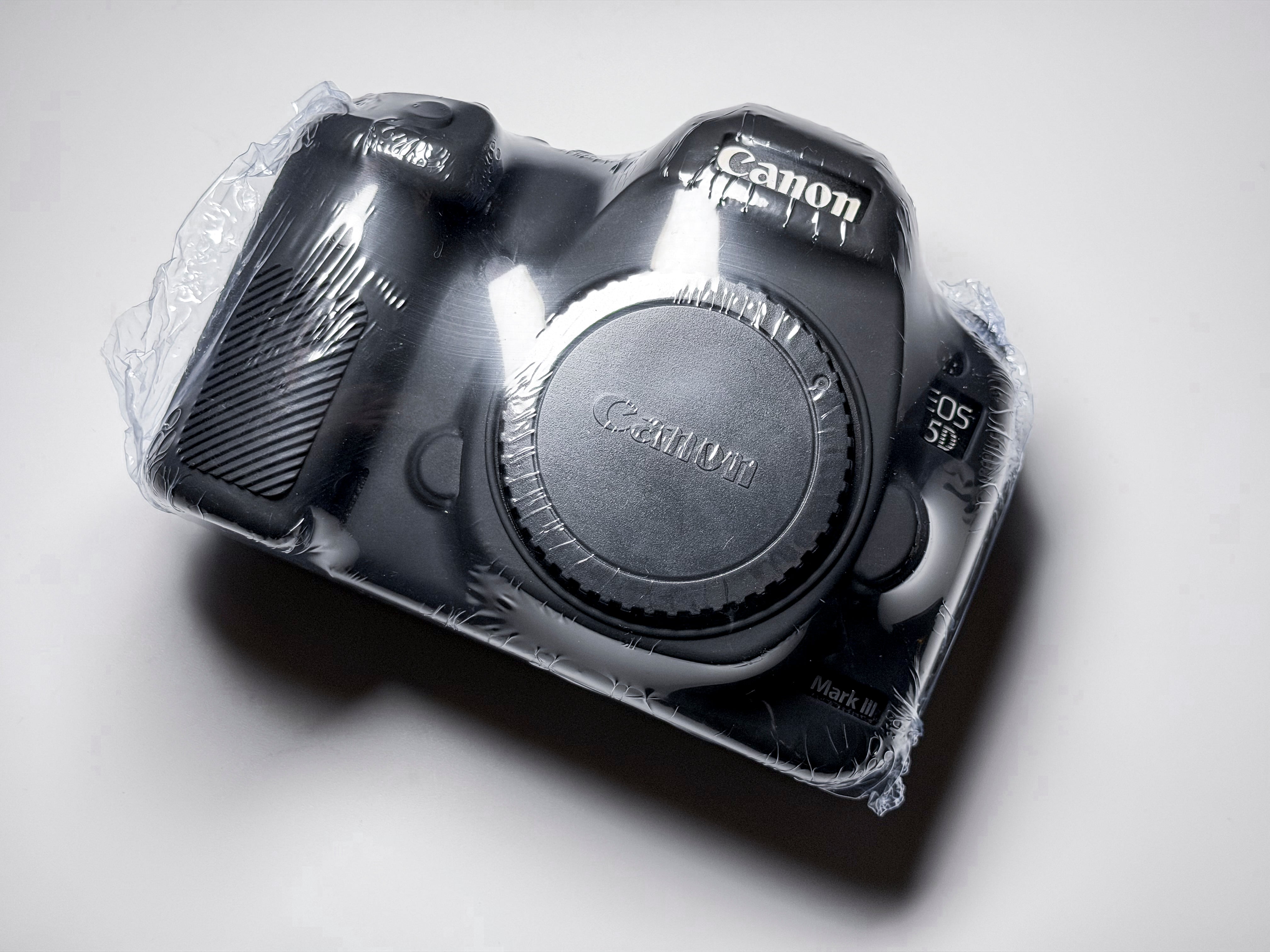 Canon 5D Mark III 3 EOS DSLR Full Frame - 29k Shutter, 1 Year Warranty