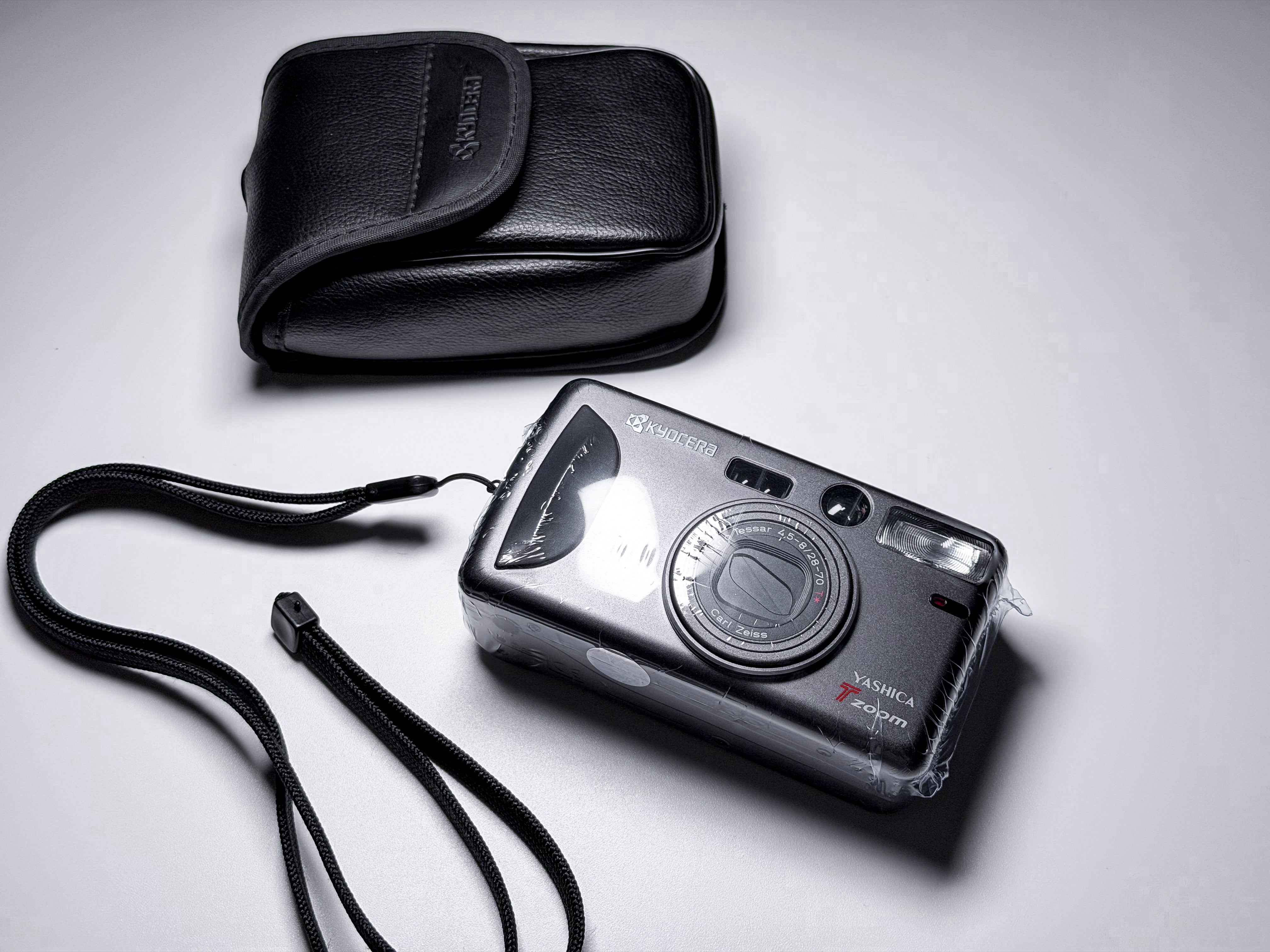 Yashica T T4 Zoom 35mm Film Point&Shoot - Near Mint, Film Tested