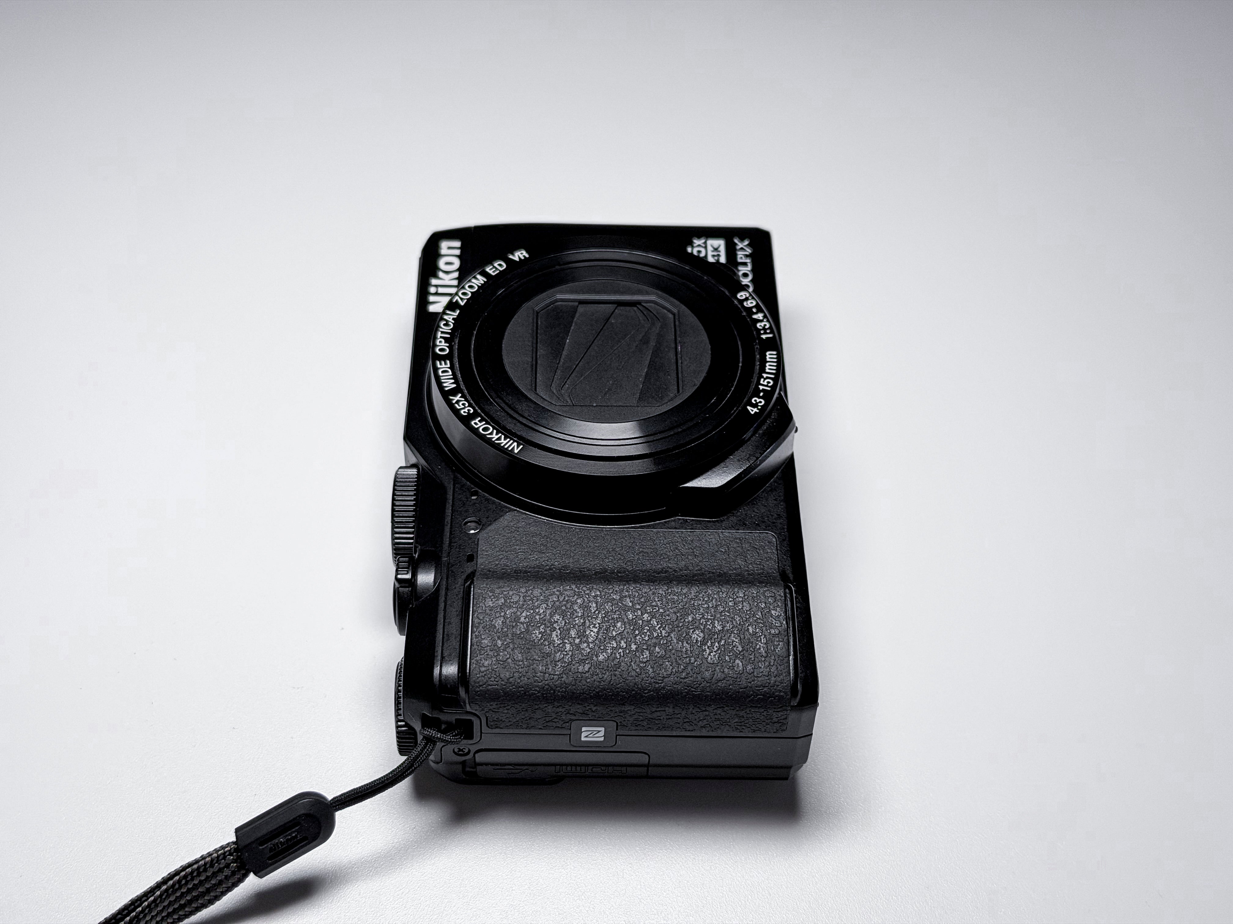 Nikon Coolpix A900 35x Zoom Compact Camera - 1 Year Warranty, Excellent