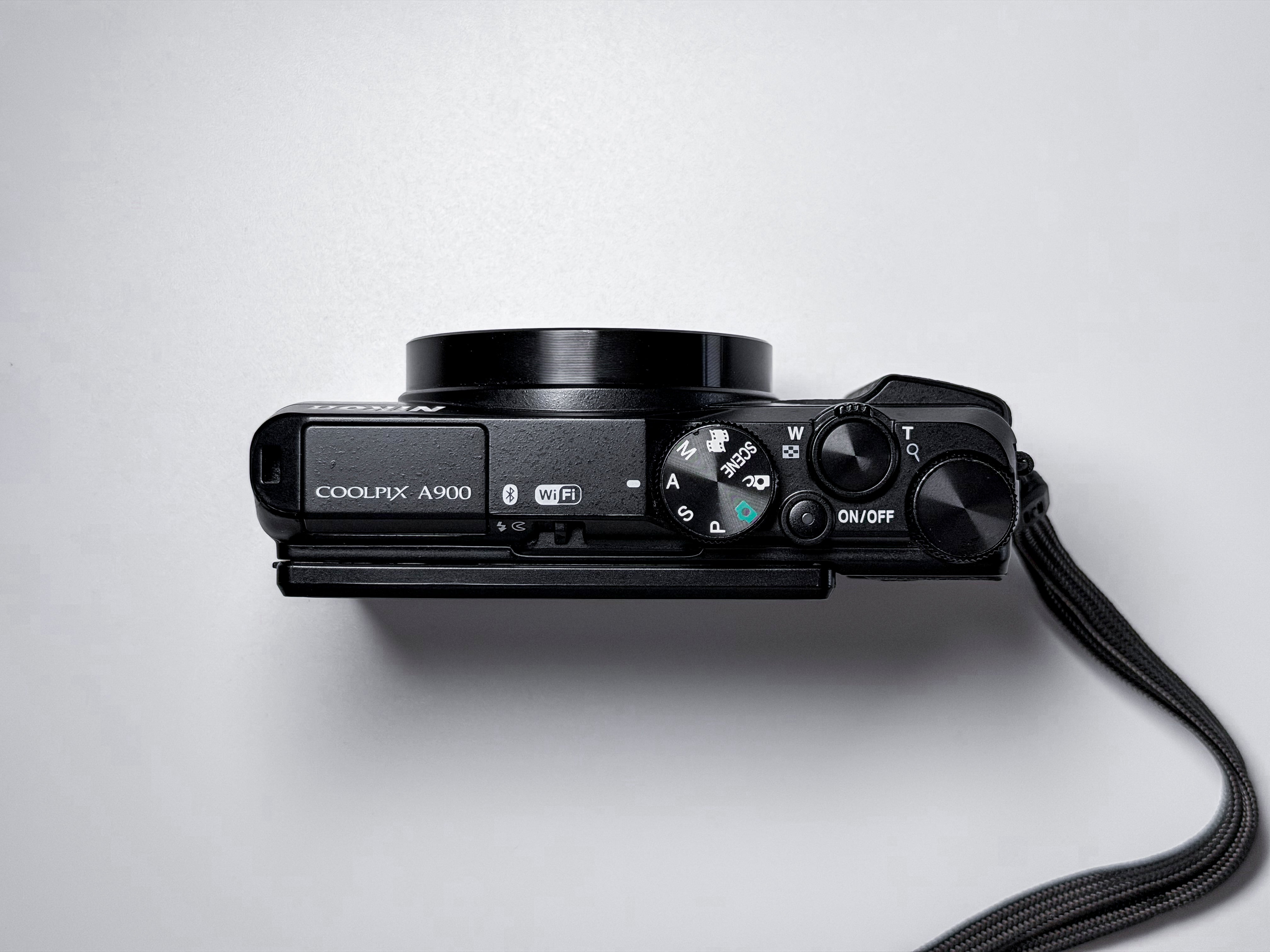 Nikon Coolpix A900 35x Zoom Compact Camera - 1 Year Warranty, Excellent