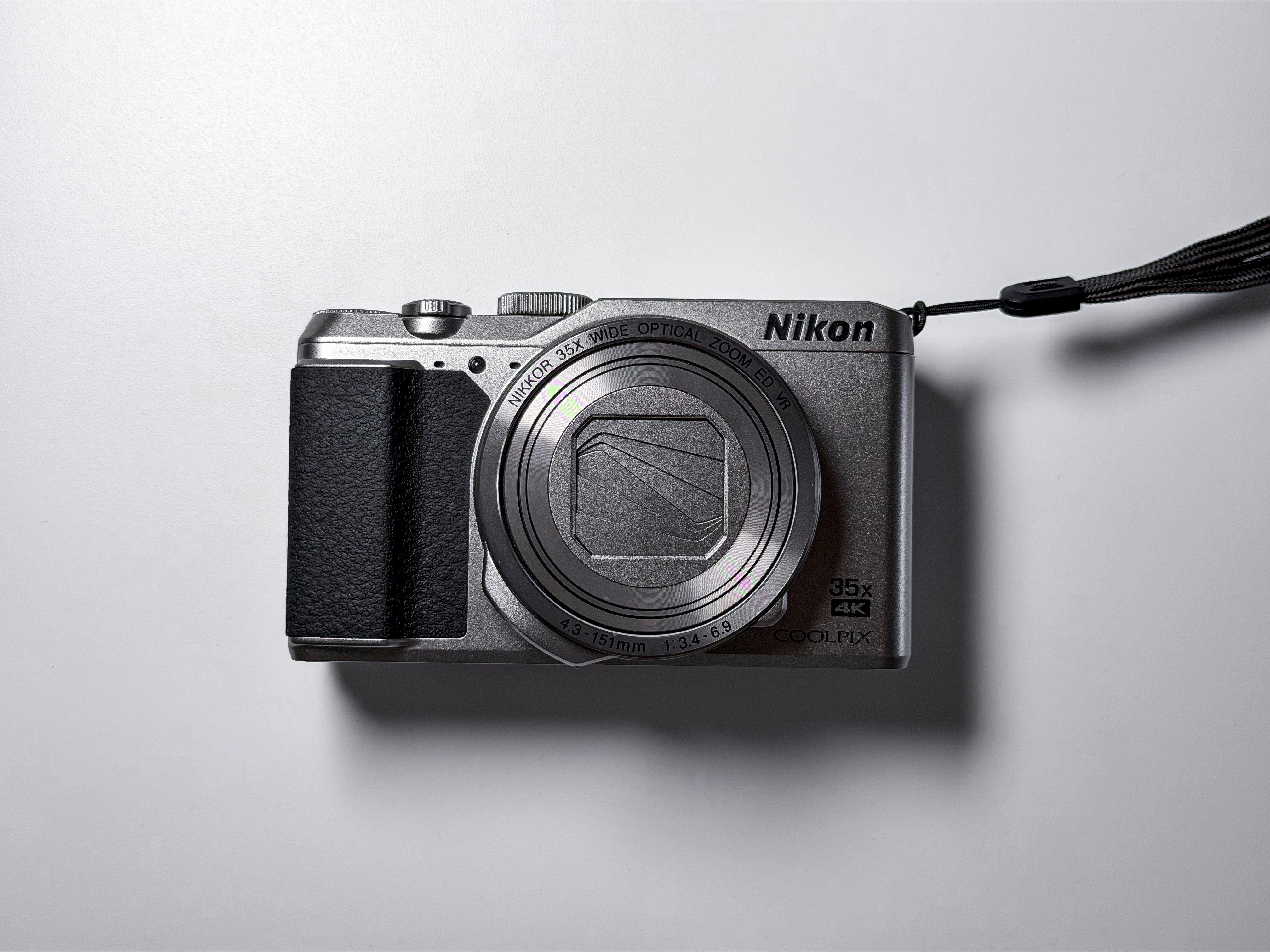 Nikon Coolpix A900 35x Zoom Compact Camera Champagne 1 Year Warranty, Excellent