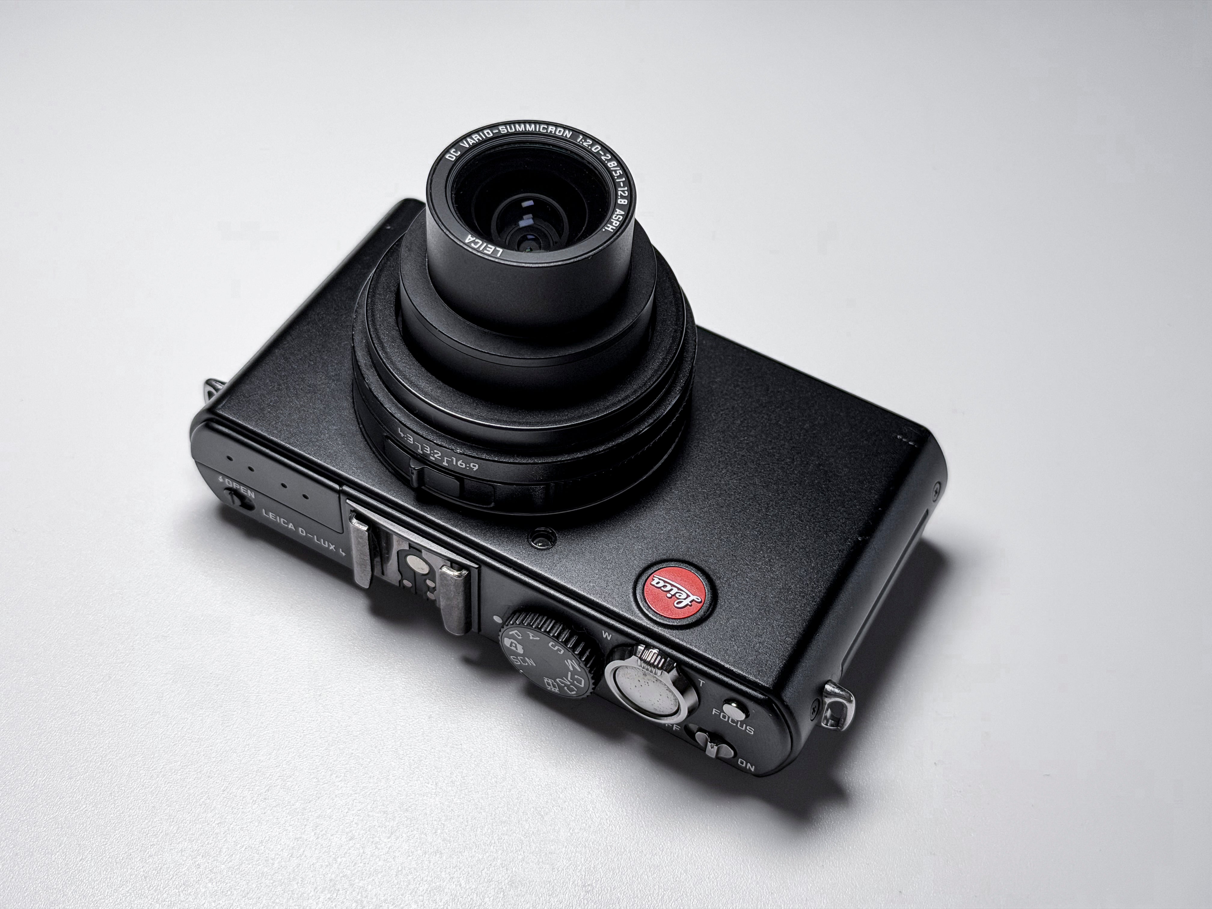 Leica D-Lux 4 + Leather Case CCD Sensor Compact Camera - 1 Year Warranty Dlux 4