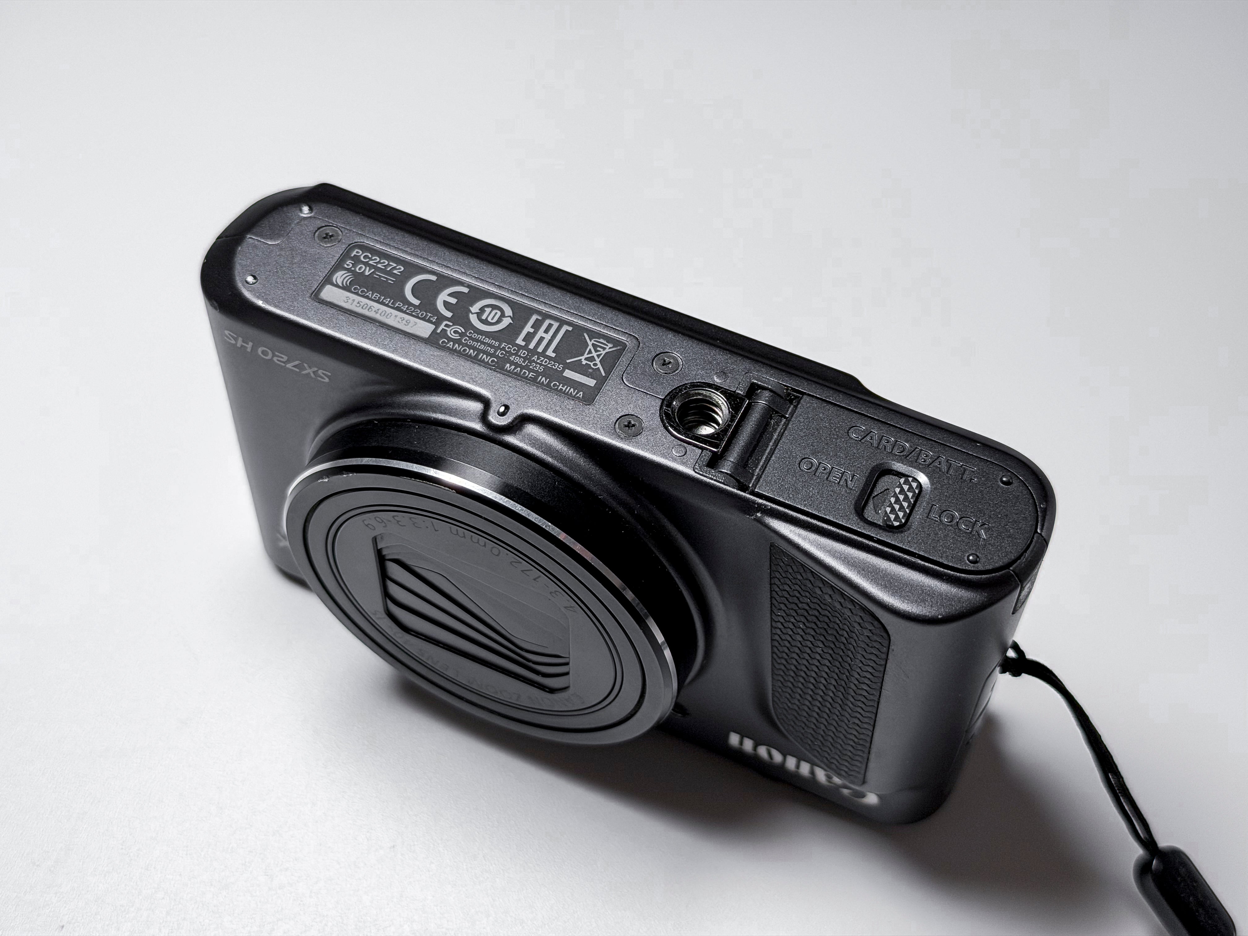 Canon Powershot SX720 HS 40x Zoom - 1 Year Warranty, Excellent
