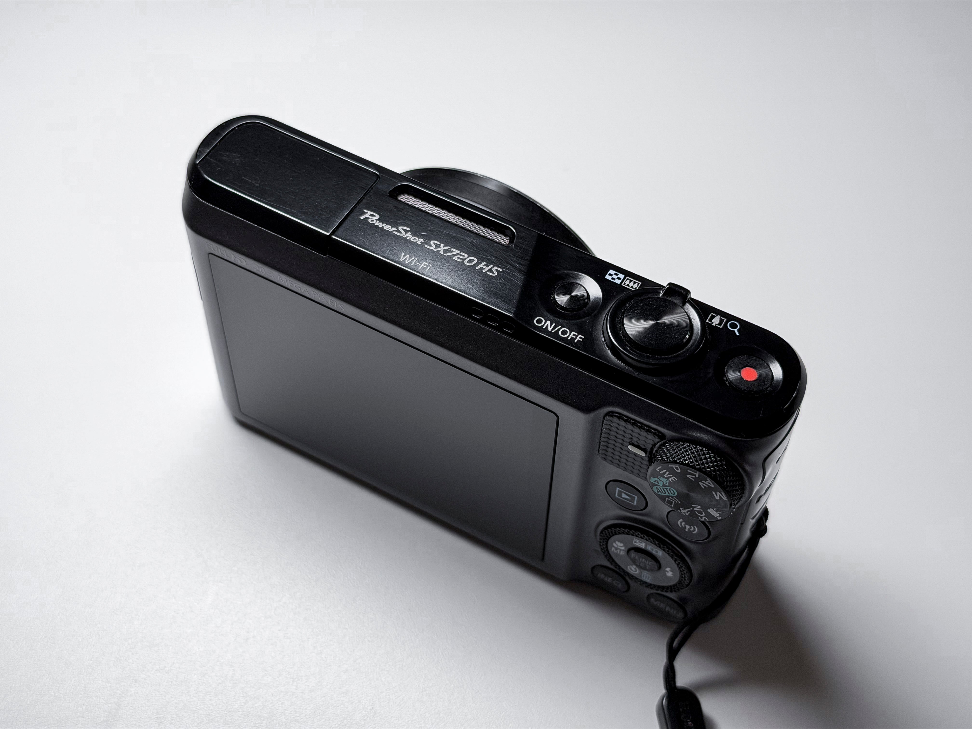 Canon Powershot SX720 HS 40x Zoom - 1 Year Warranty, Excellent