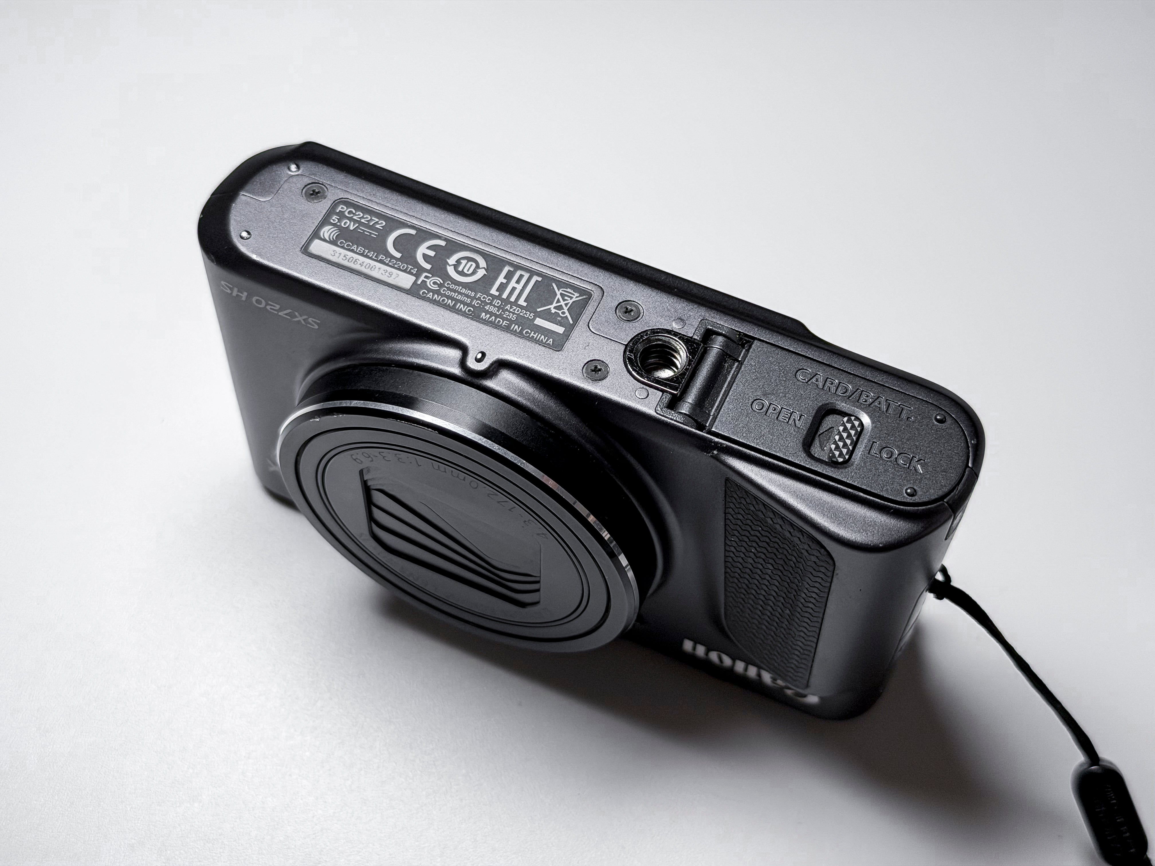 Canon Powershot SX720 HS 40x Zoom - 1 Year Warranty, Excellent